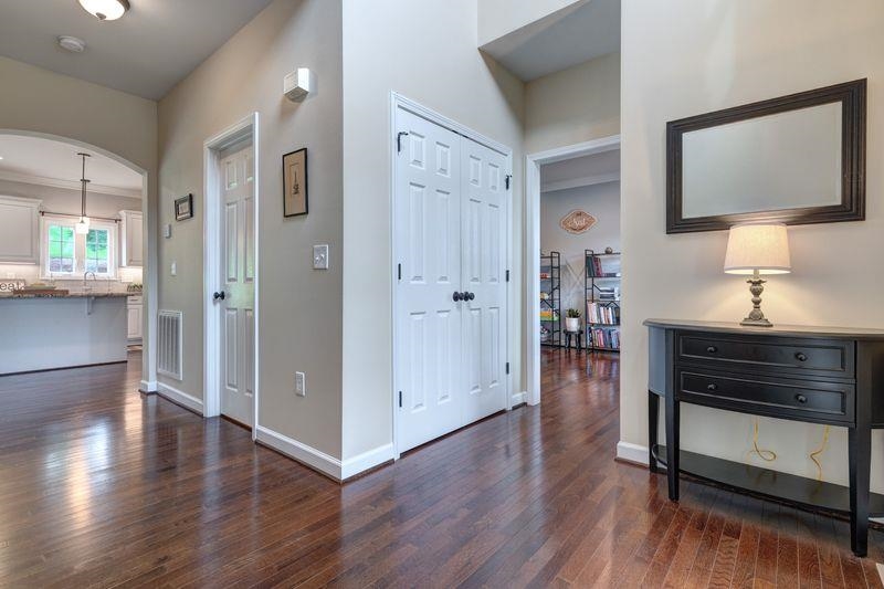 1209 BROCKTON Street