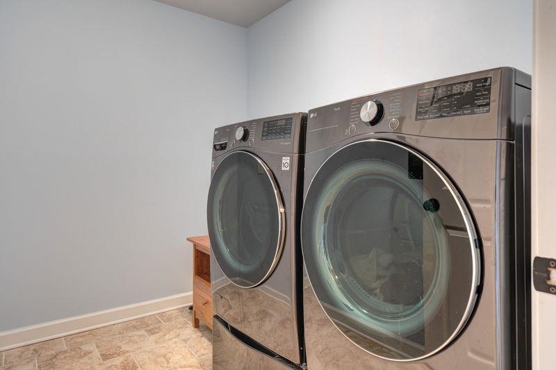 1209 BROCKTON Street