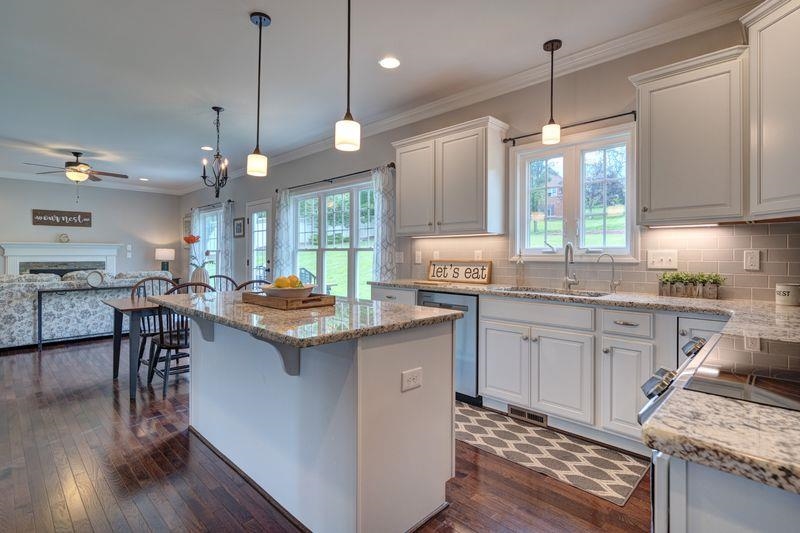 1209 BROCKTON Street