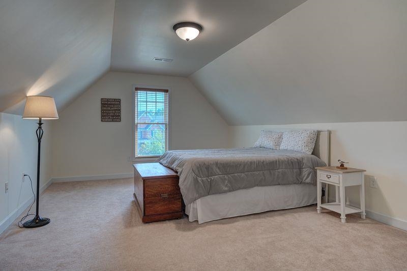 1209 BROCKTON Street