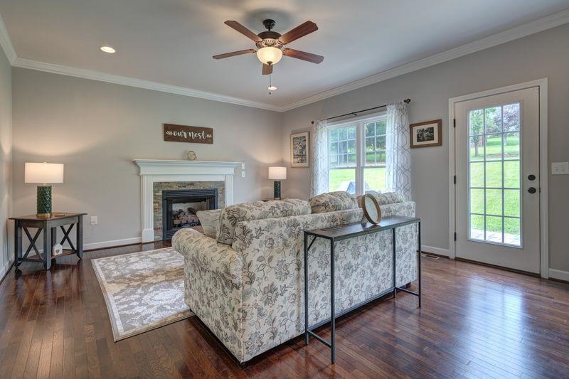 1209 BROCKTON Street