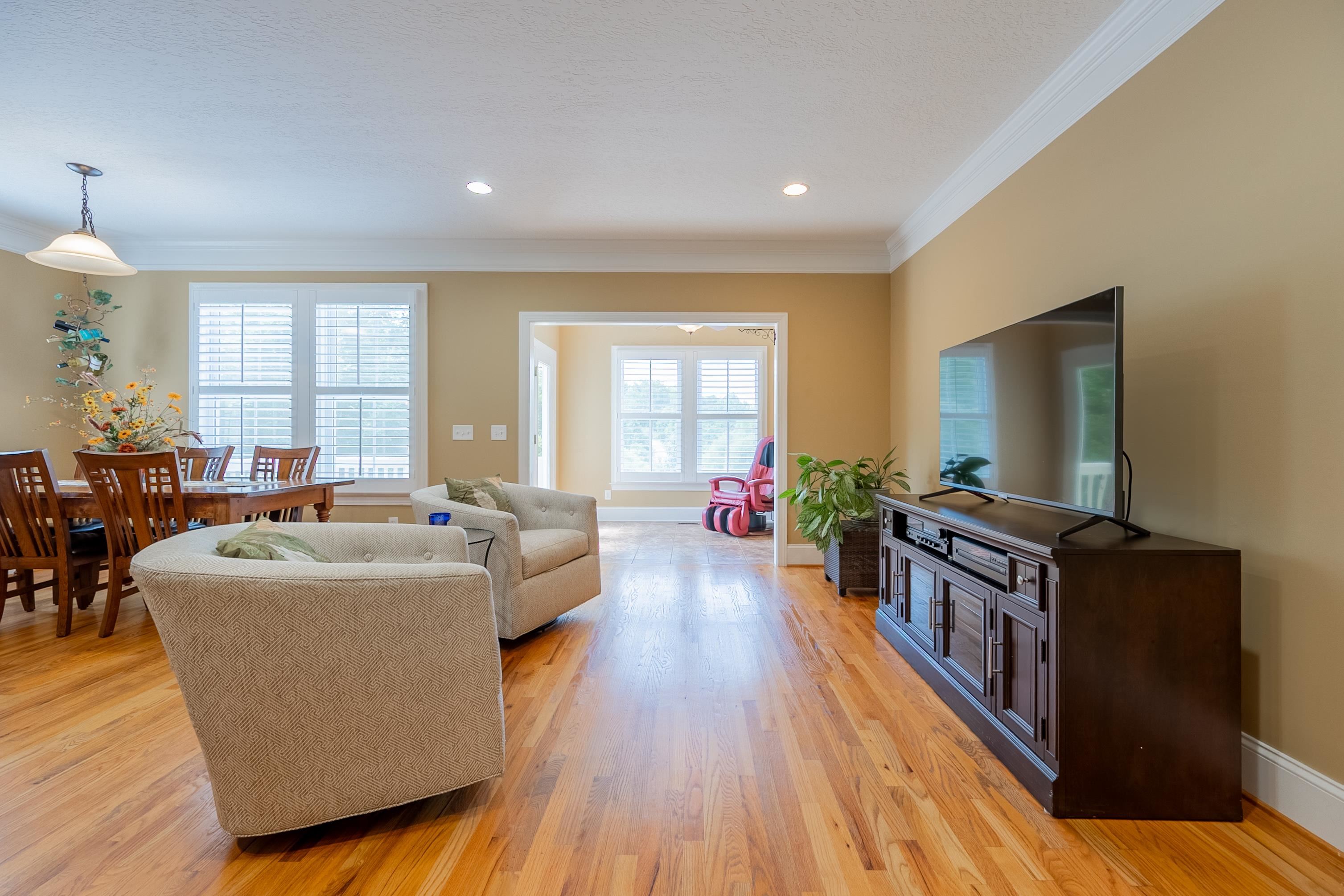 1815 Honeysuckle Dr Drive