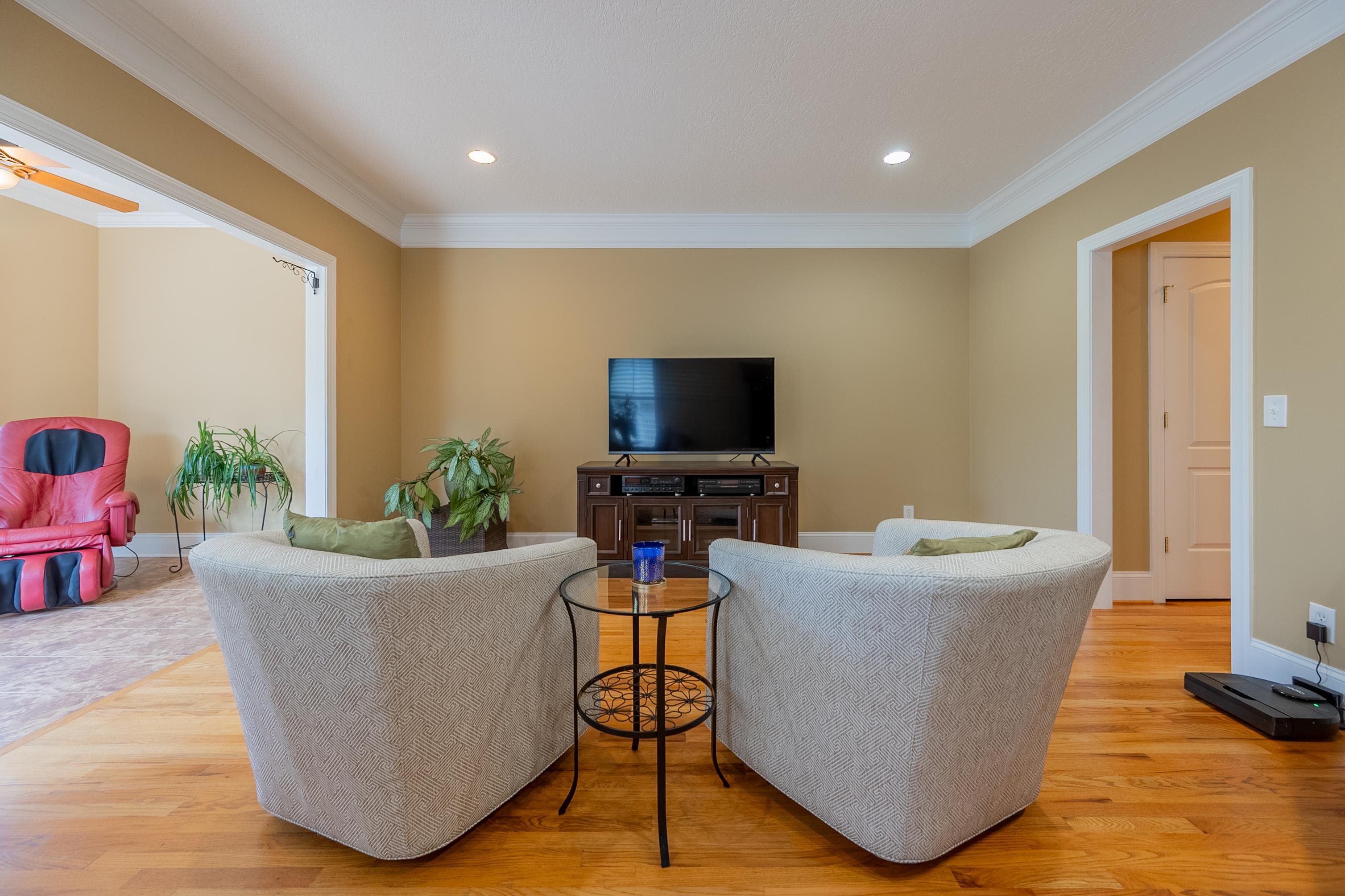 1815 Honeysuckle Dr Drive