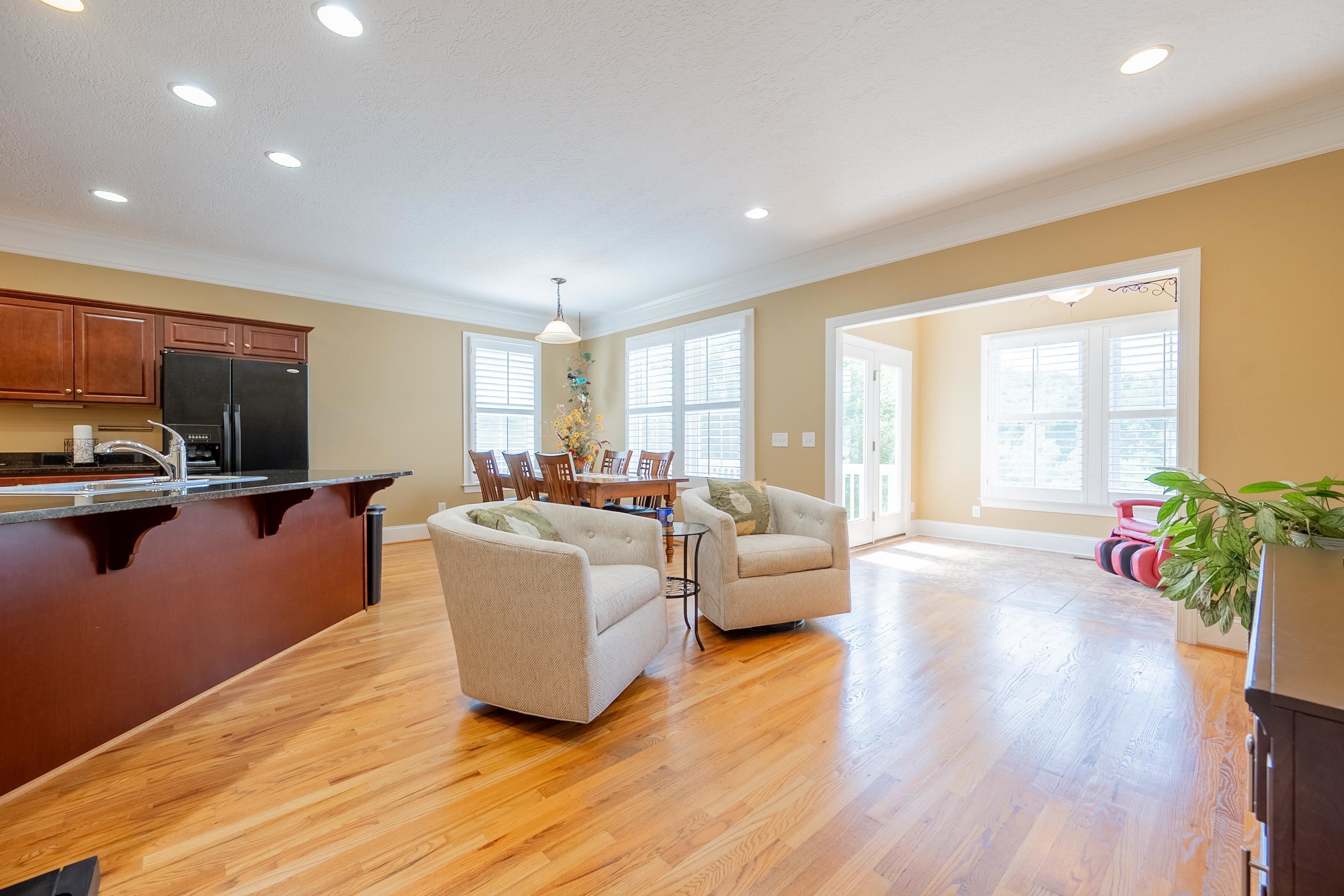 1815 Honeysuckle Dr Drive