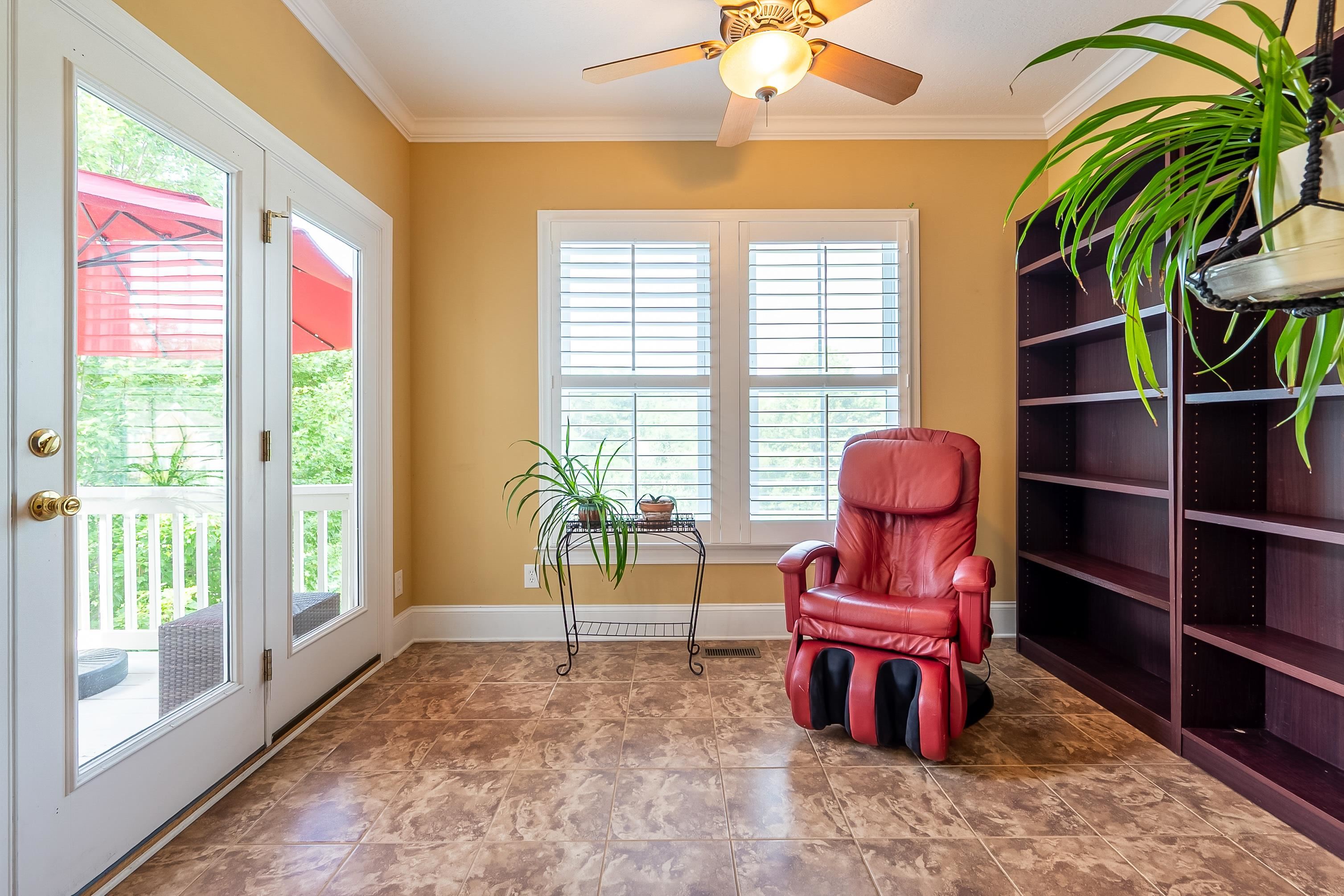 1815 Honeysuckle Dr Drive