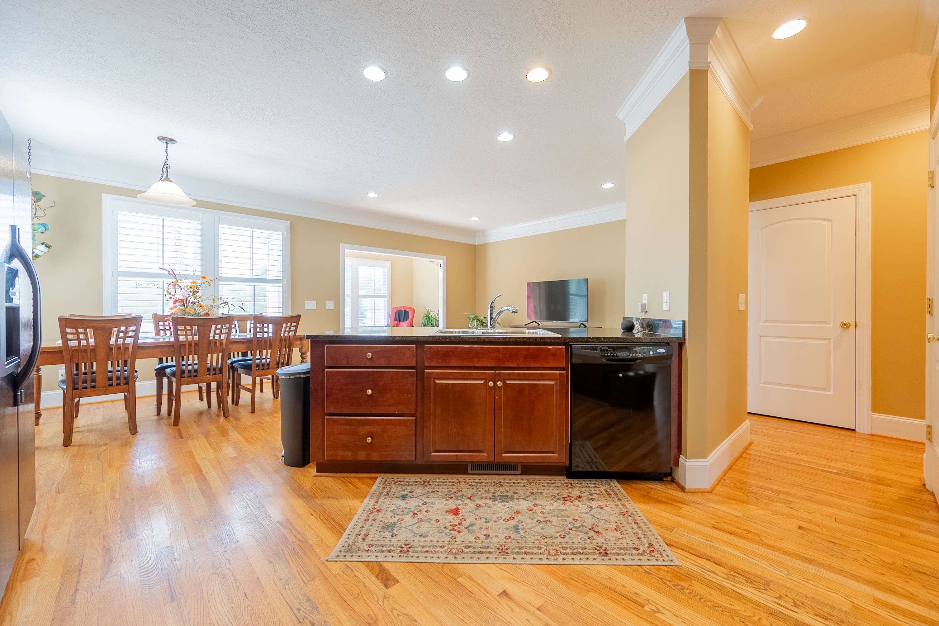 1815 Honeysuckle Dr Drive