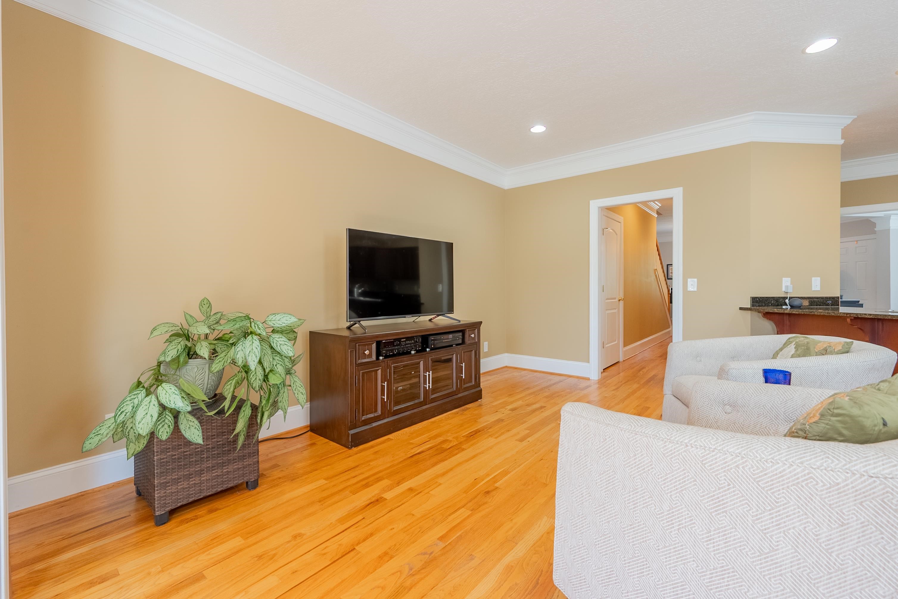 1815 Honeysuckle Dr Drive