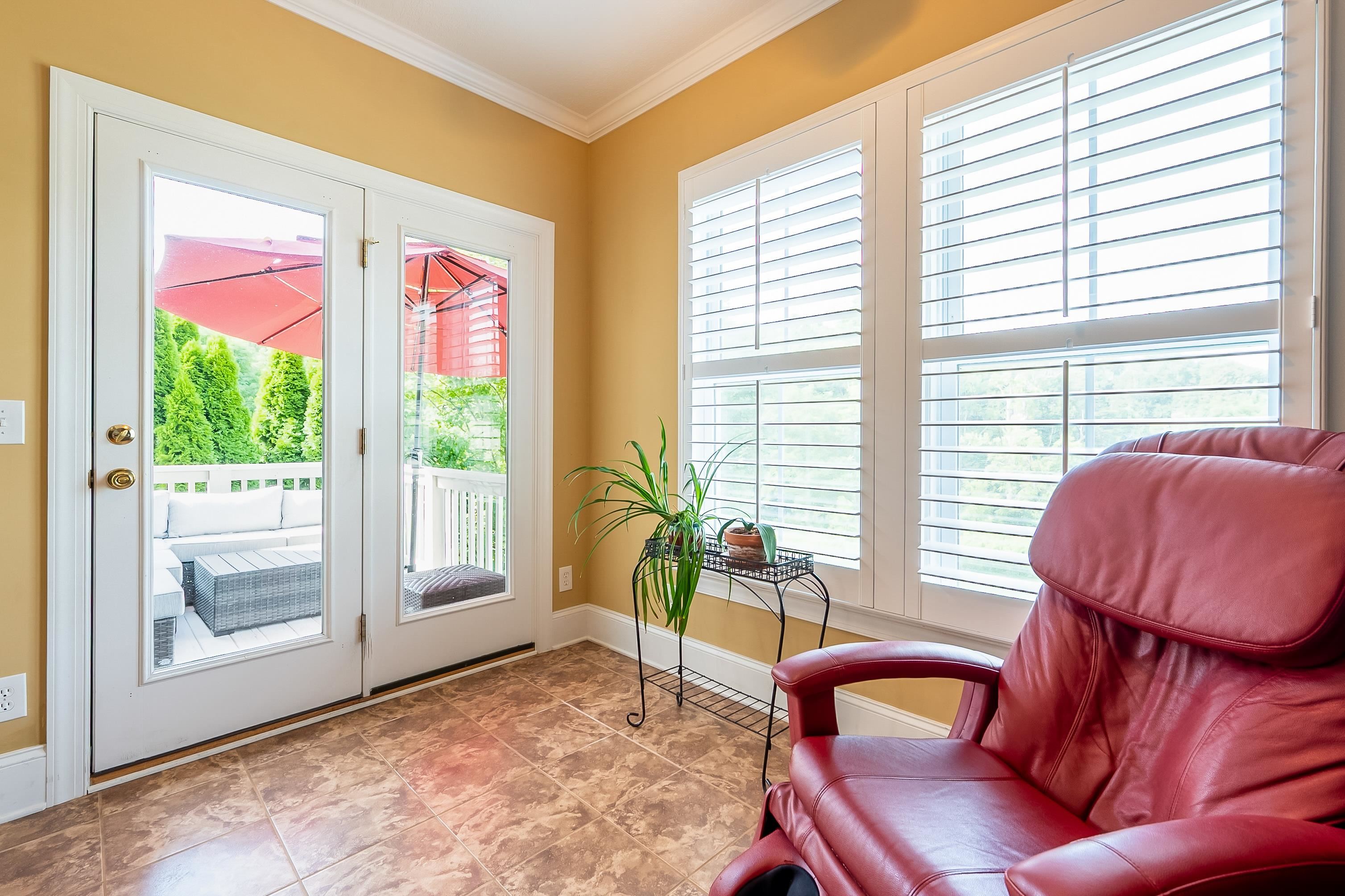 1815 Honeysuckle Dr Drive