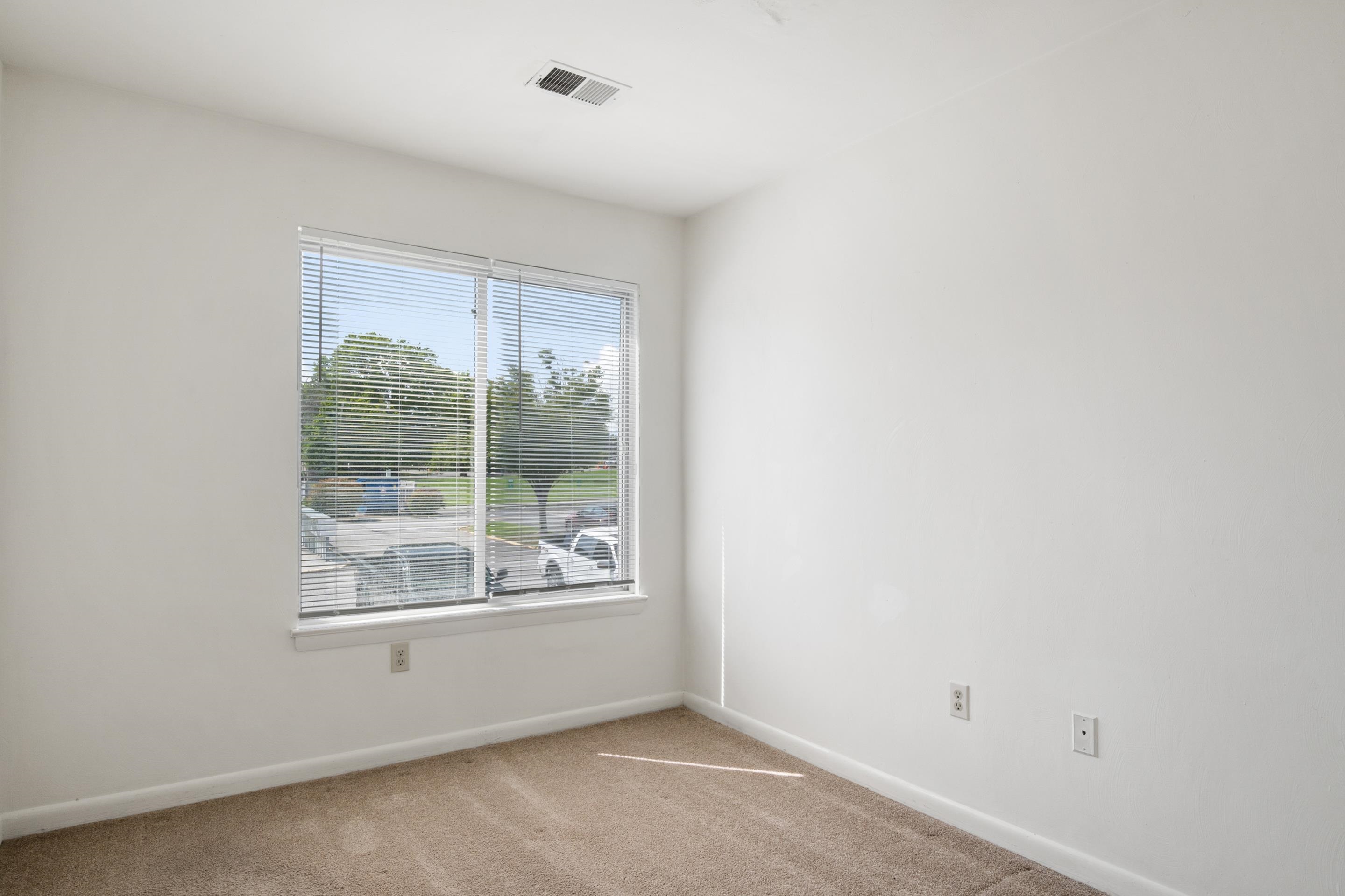 1206 University Terrace H