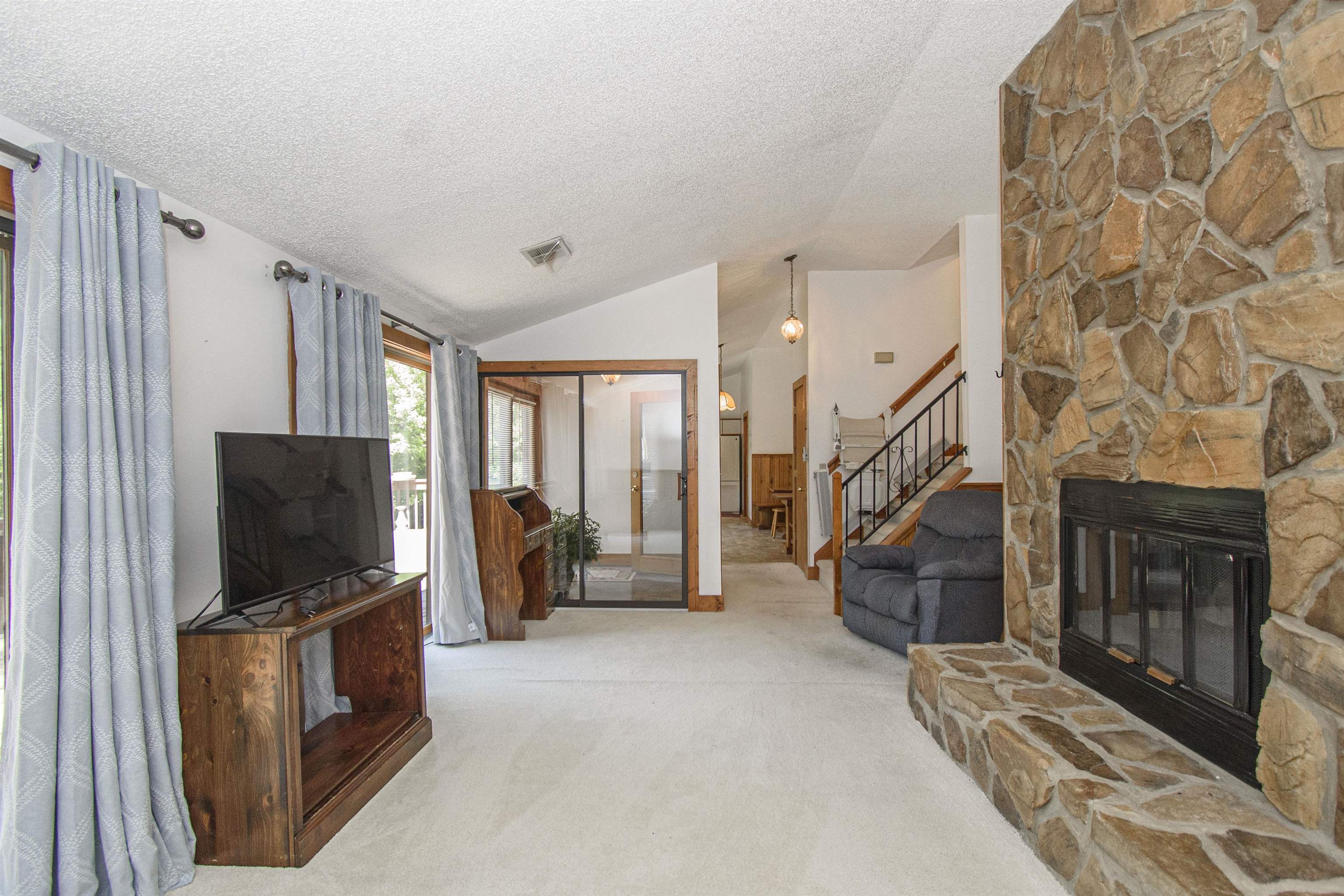 7562 Bluff View Drive