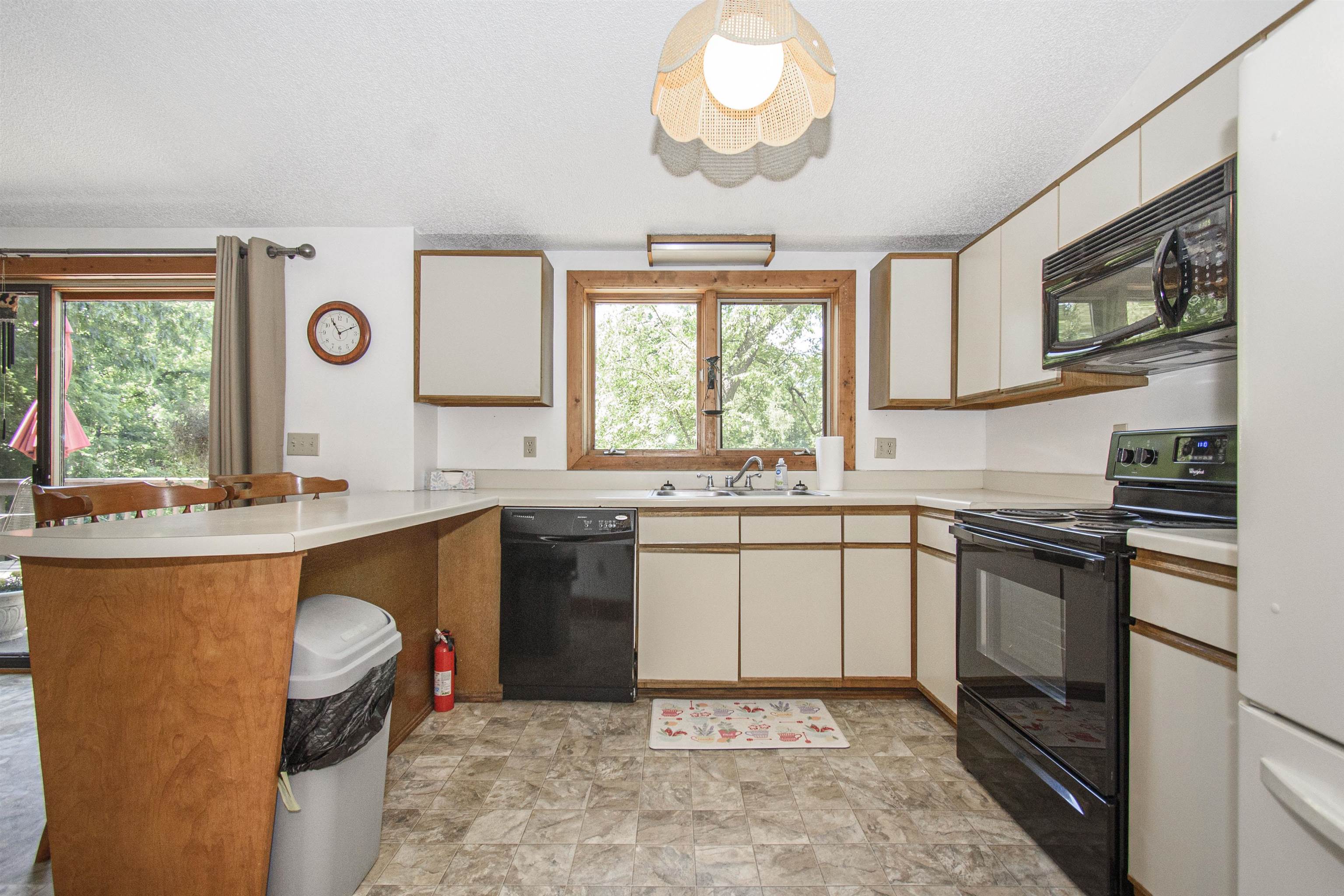 7562 Bluff View Drive