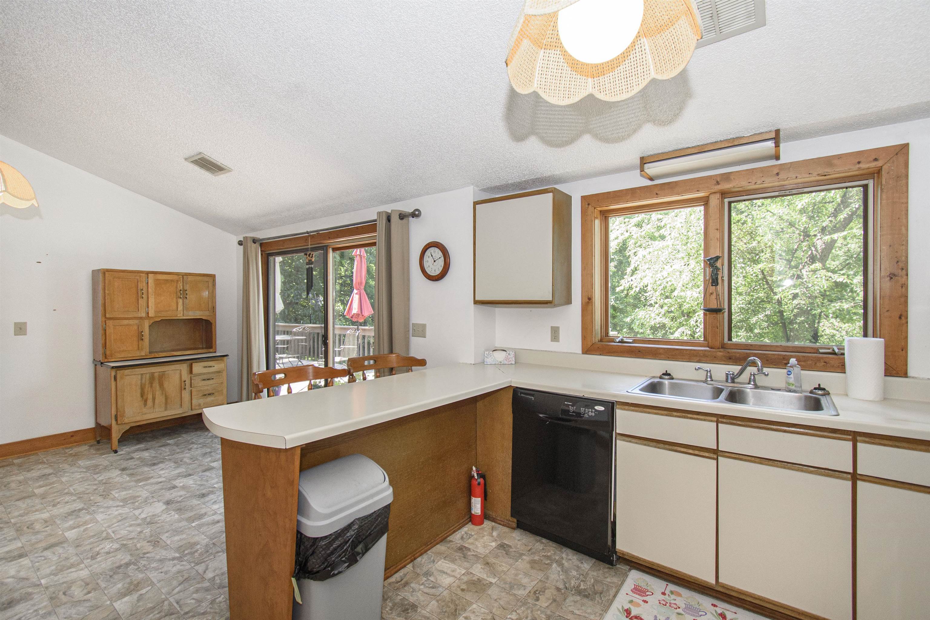 7562 Bluff View Drive