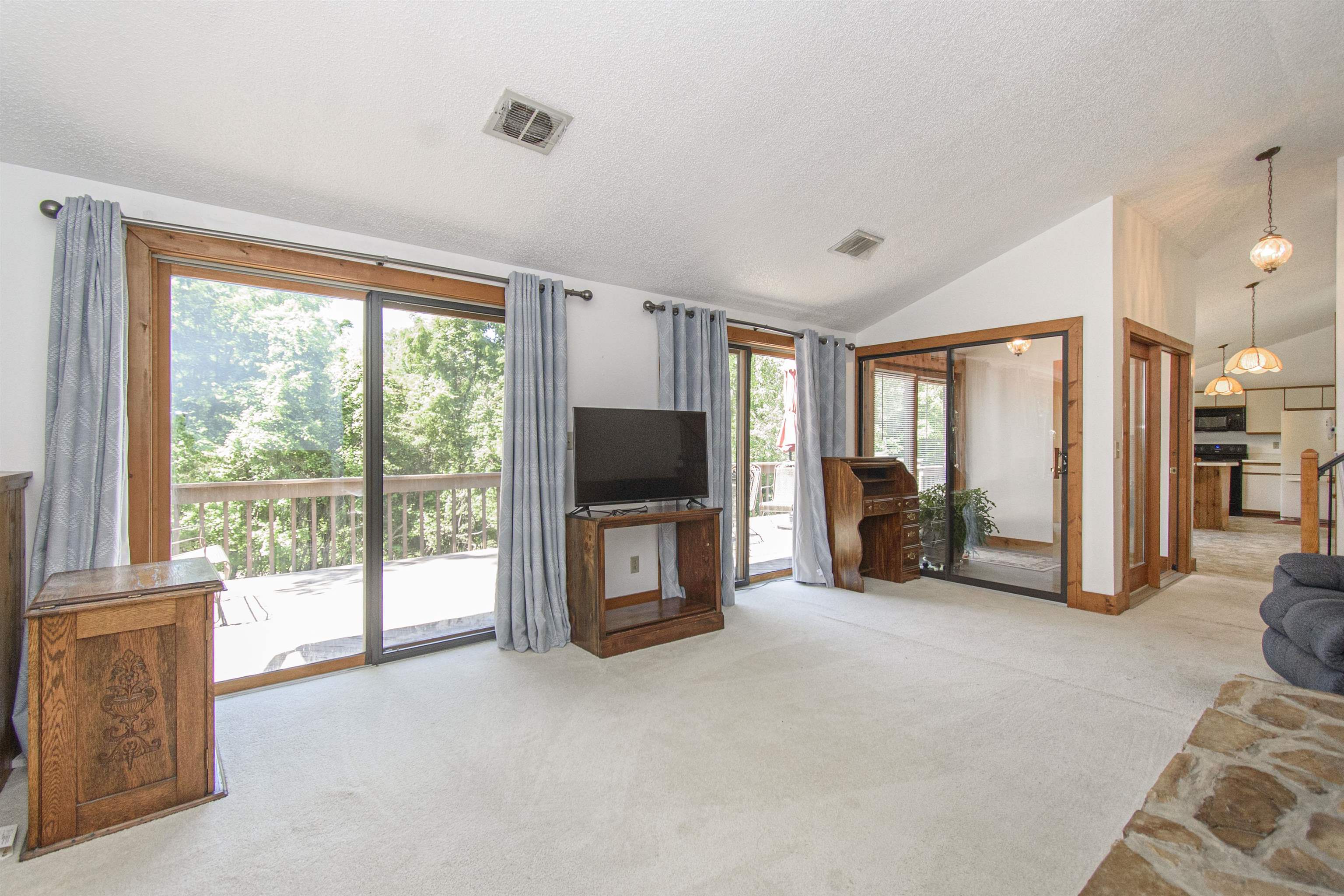 7562 Bluff View Drive