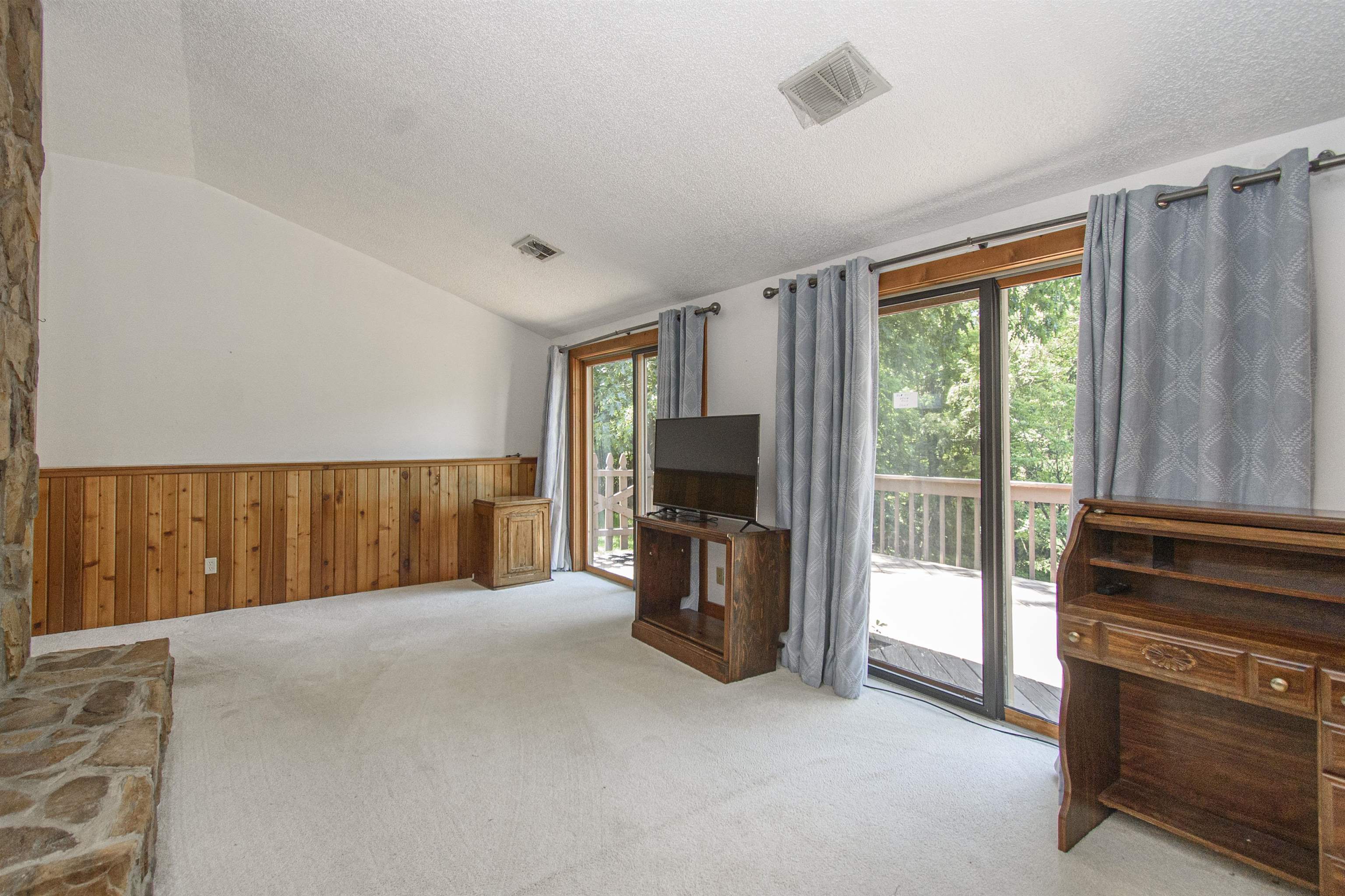 7562 Bluff View Drive