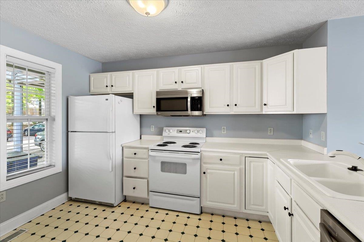 1535 PROVIDENCE Boulevard