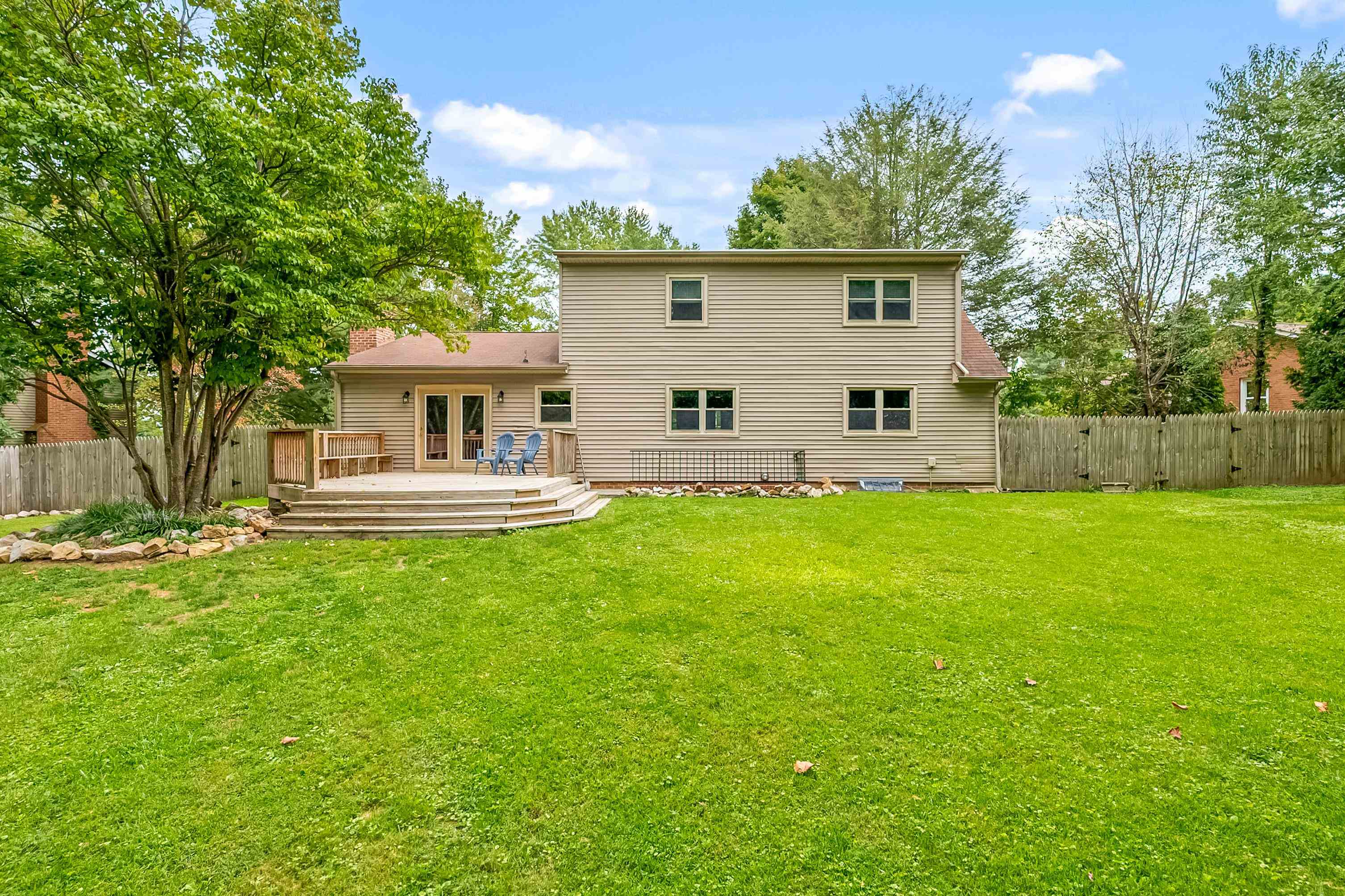 806 Horseshoe Lane