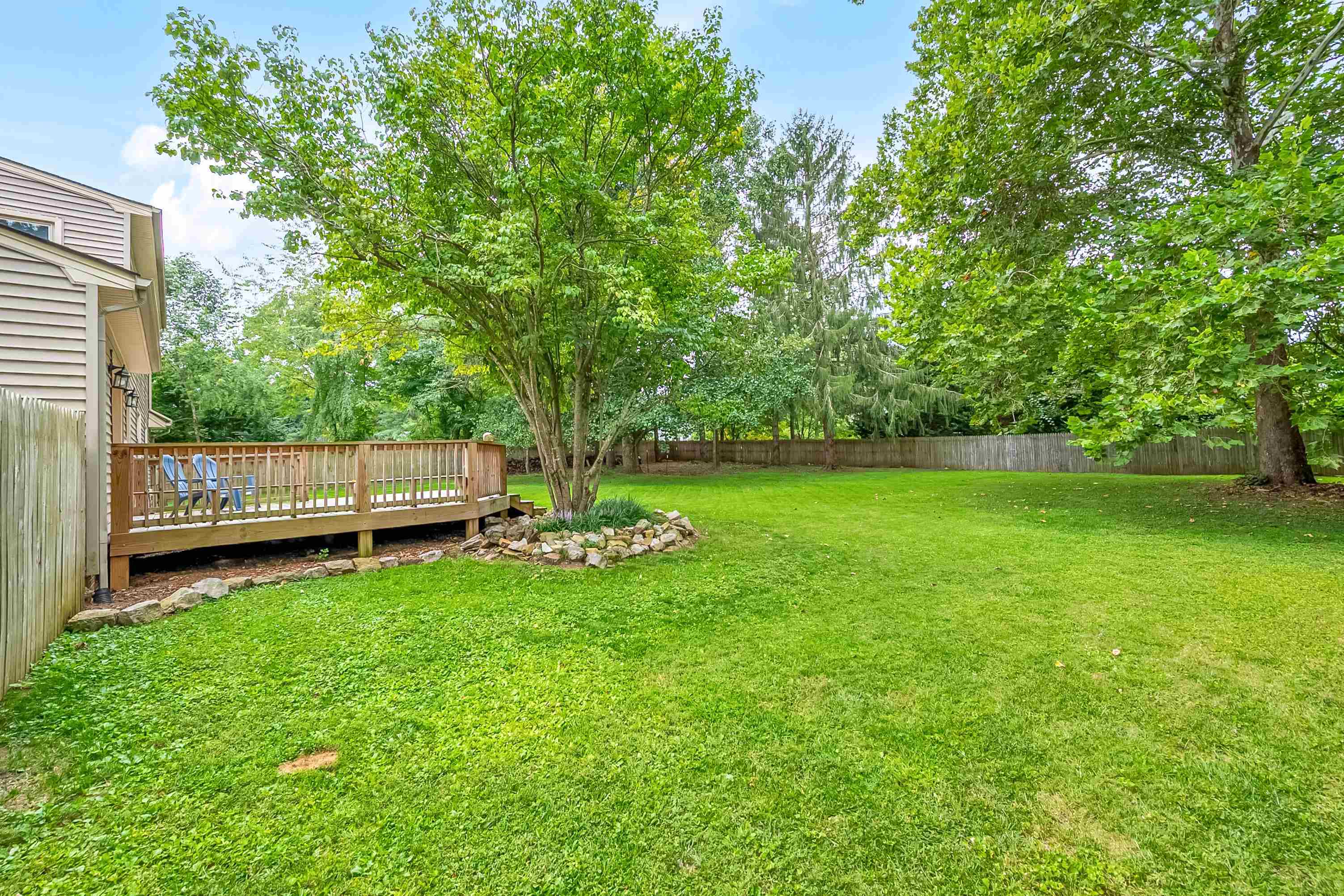 806 Horseshoe Lane