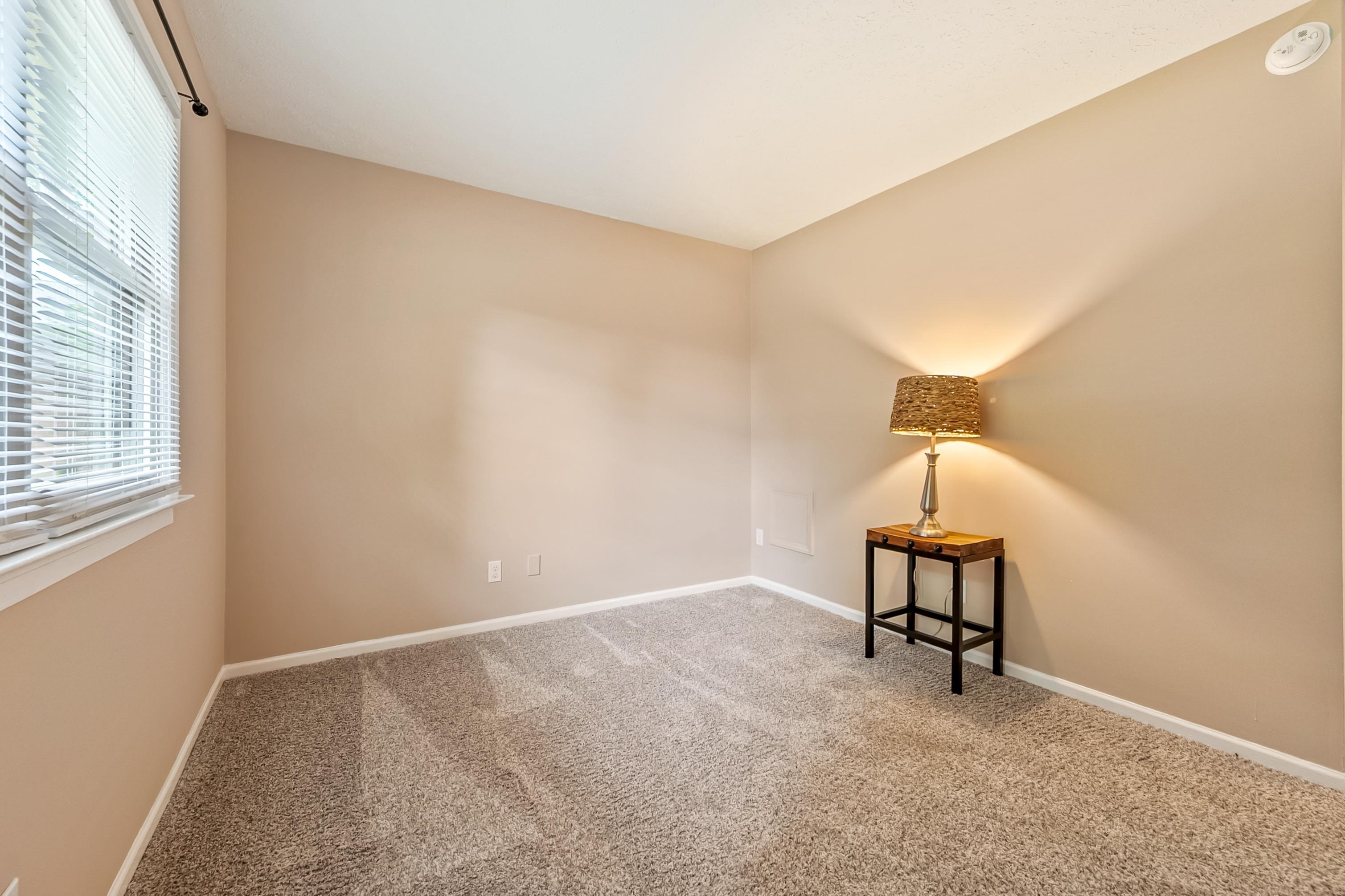 806 Horseshoe Lane