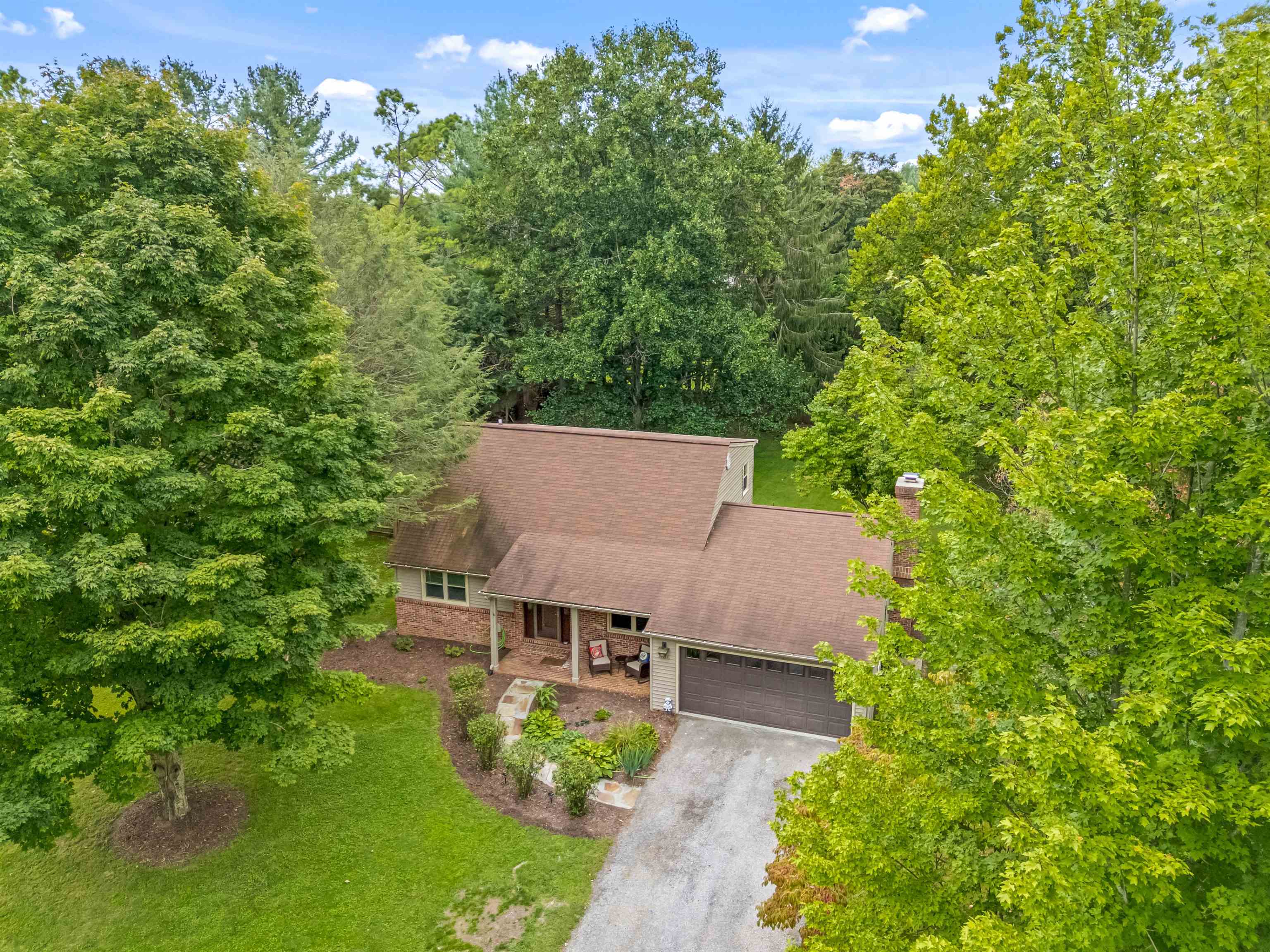 806 Horseshoe Lane
