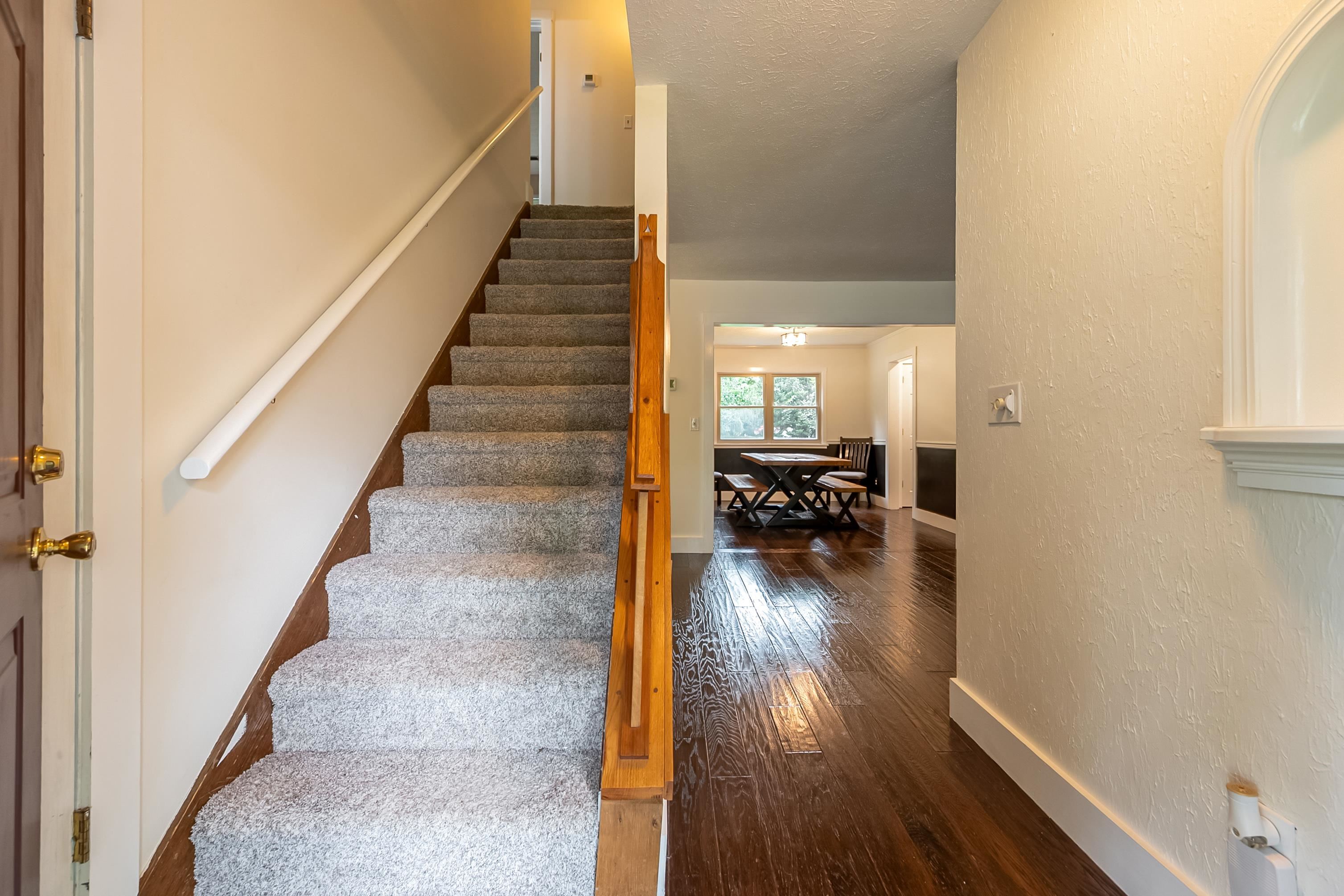 806 Horseshoe Lane