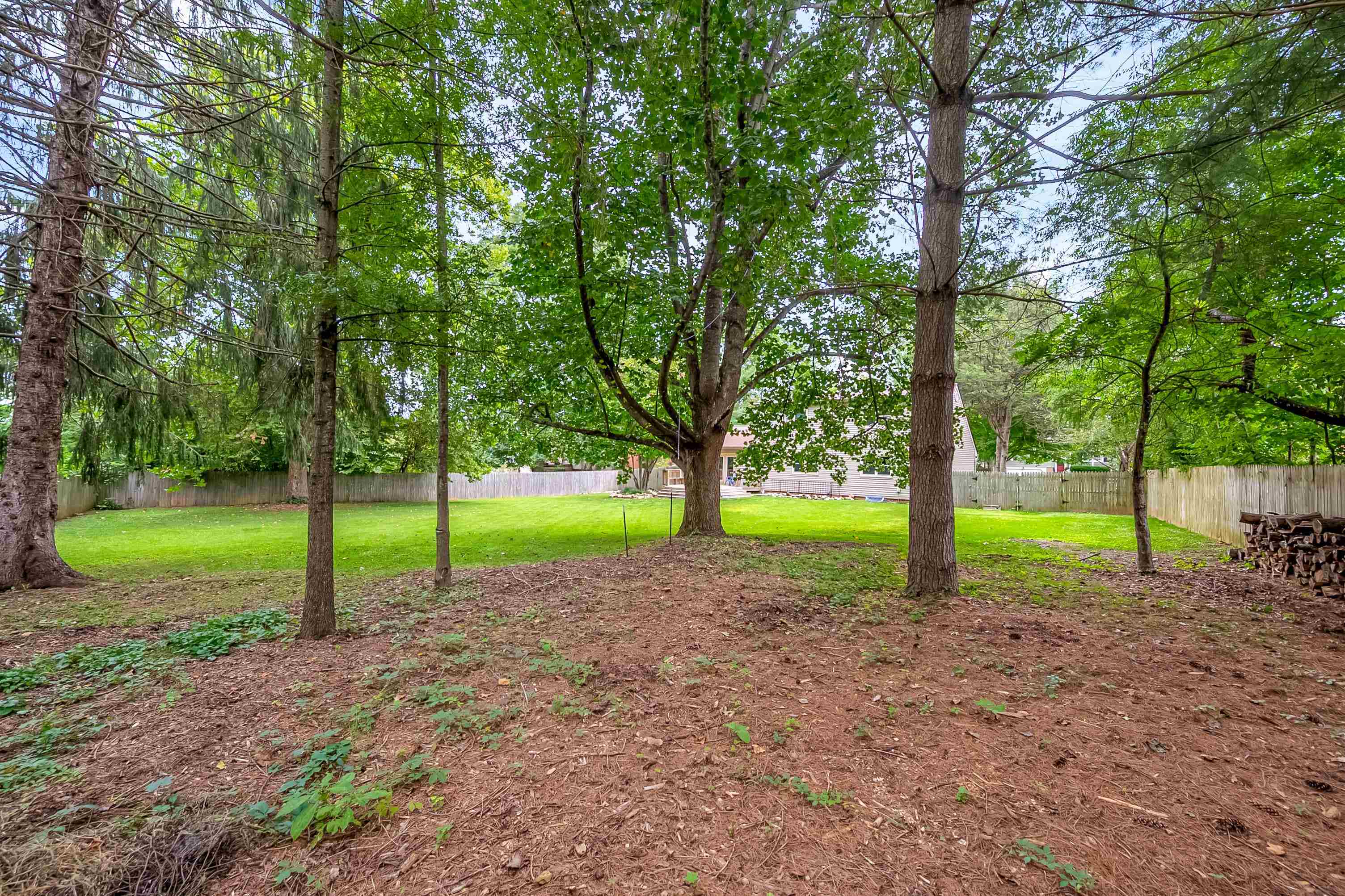 806 Horseshoe Lane