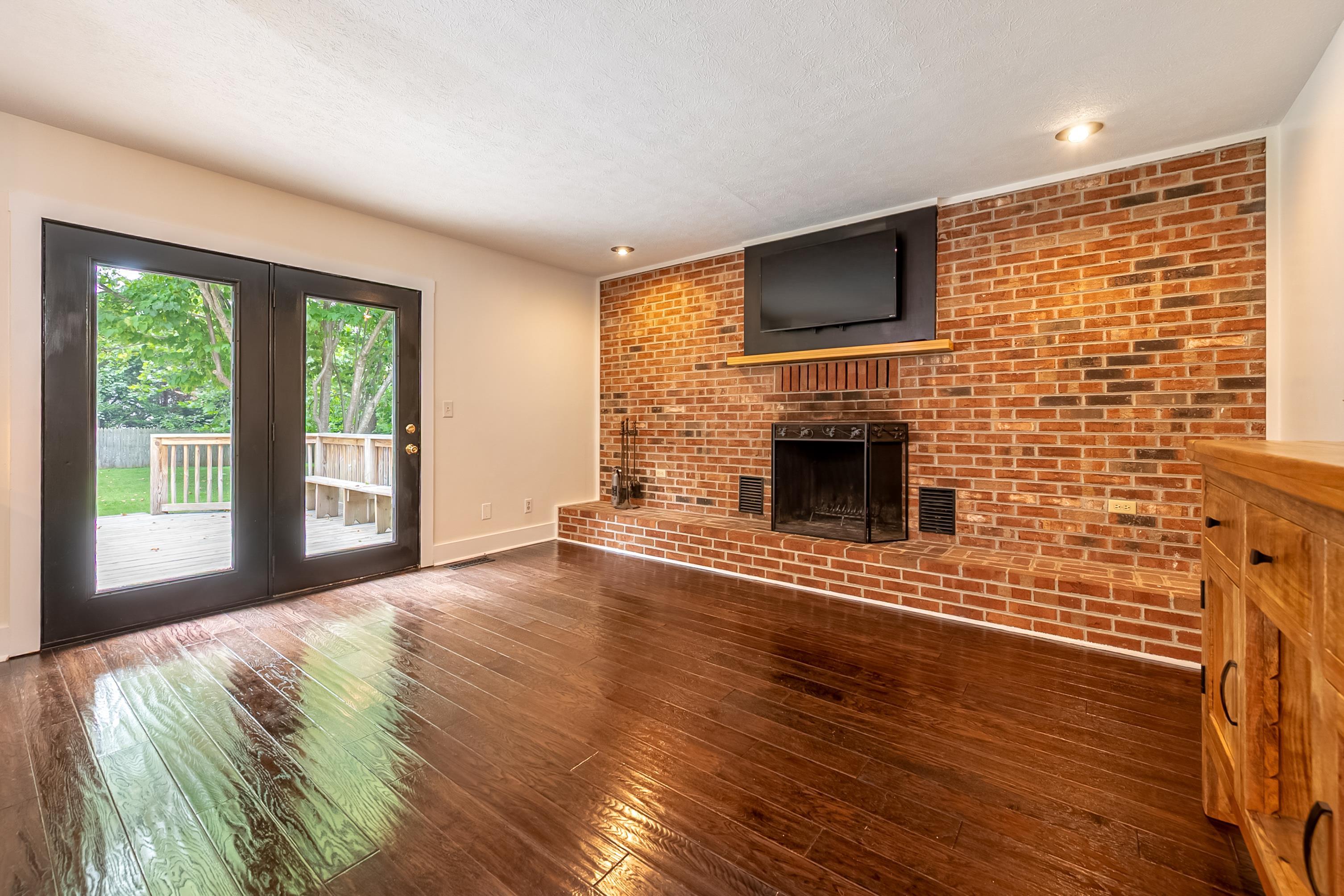 806 Horseshoe Lane