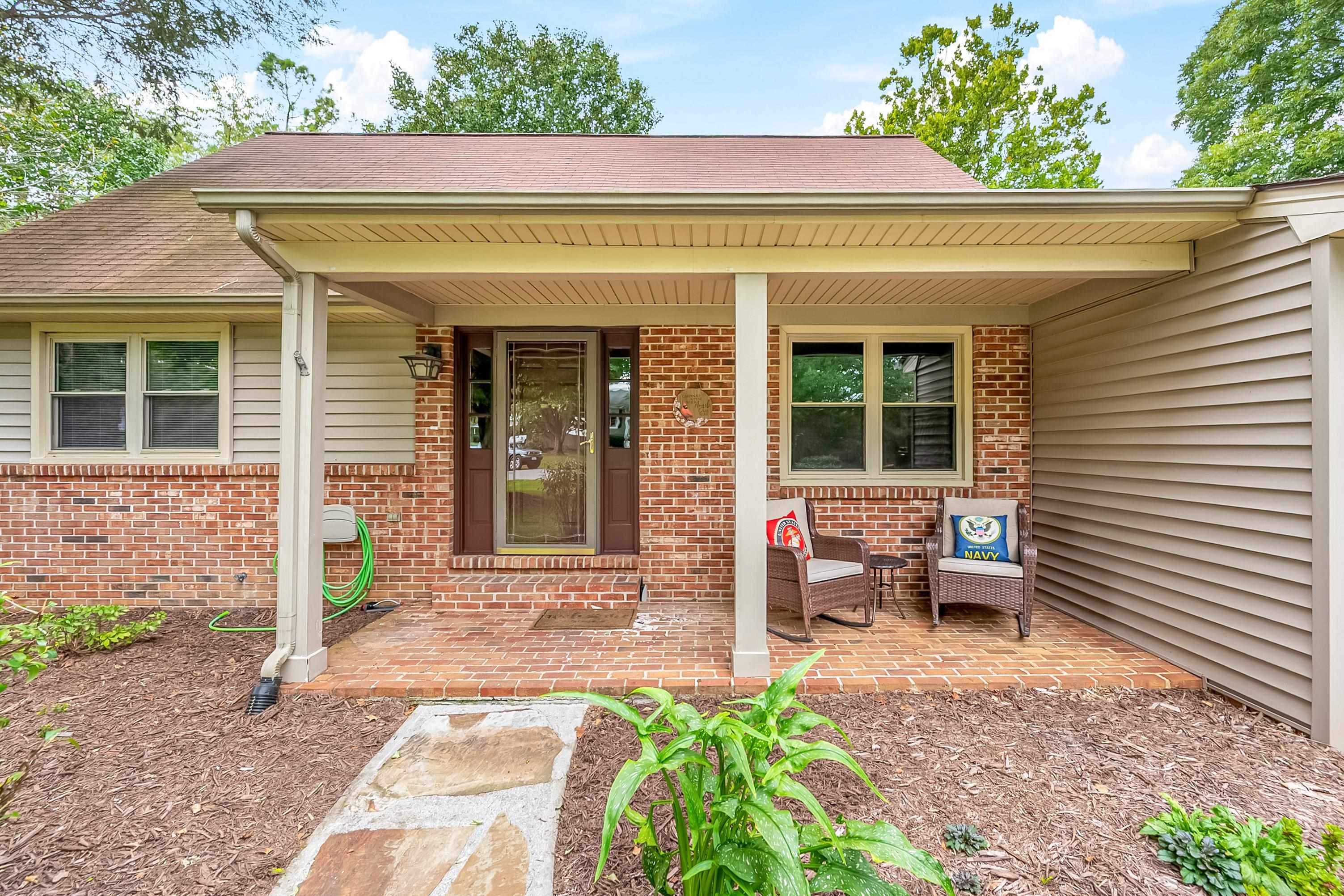 806 Horseshoe Lane