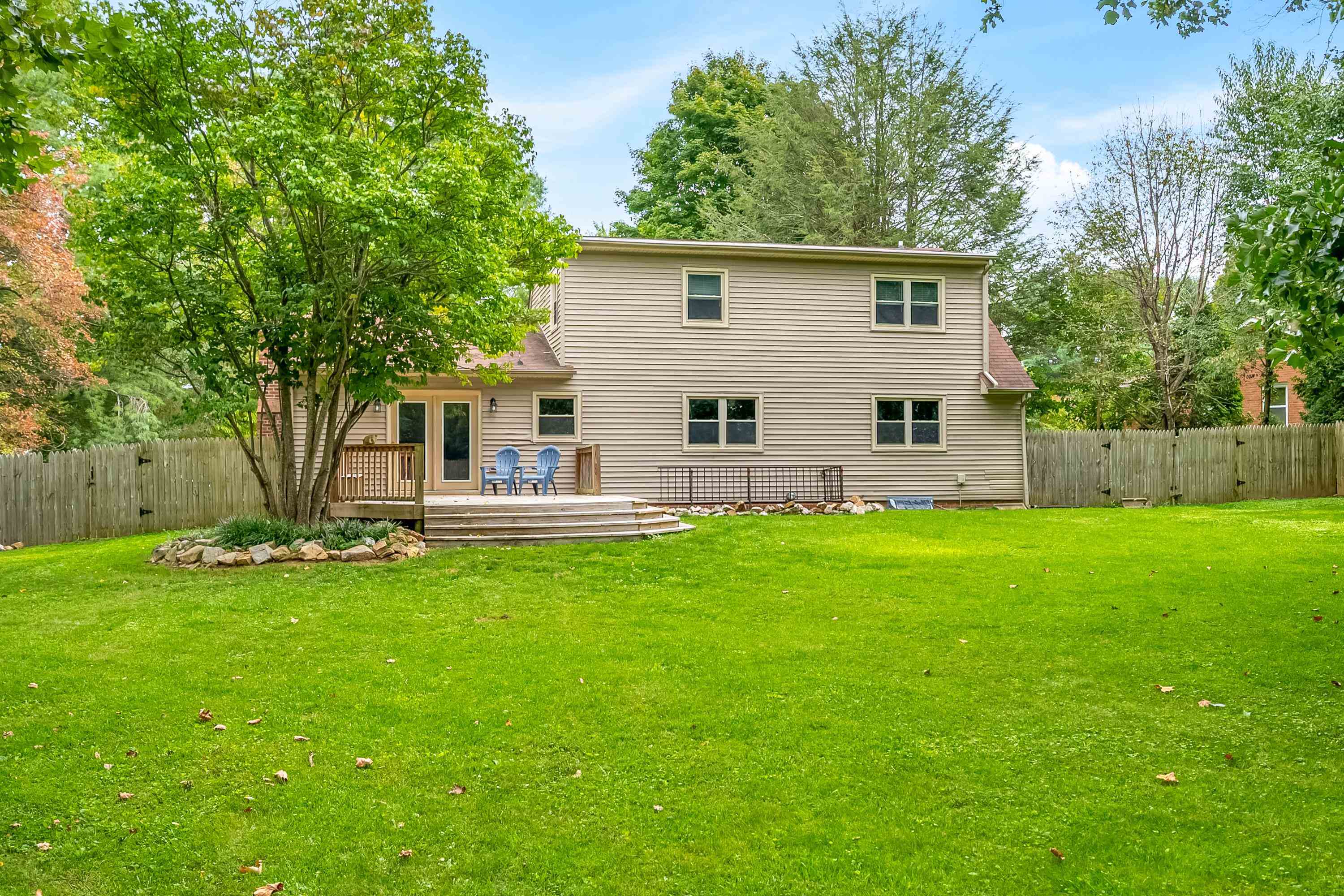 806 Horseshoe Lane