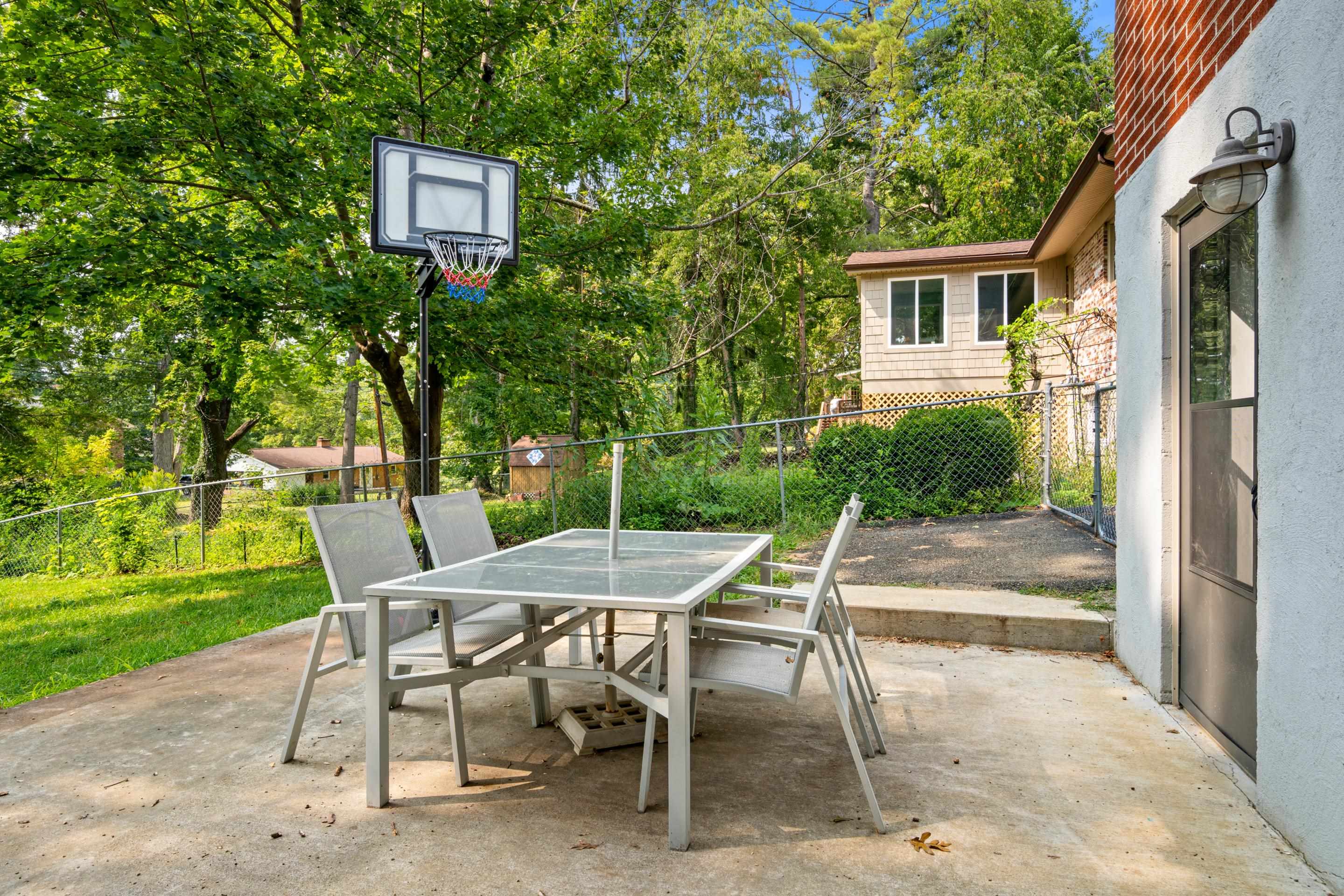 425 OVERHILL Road