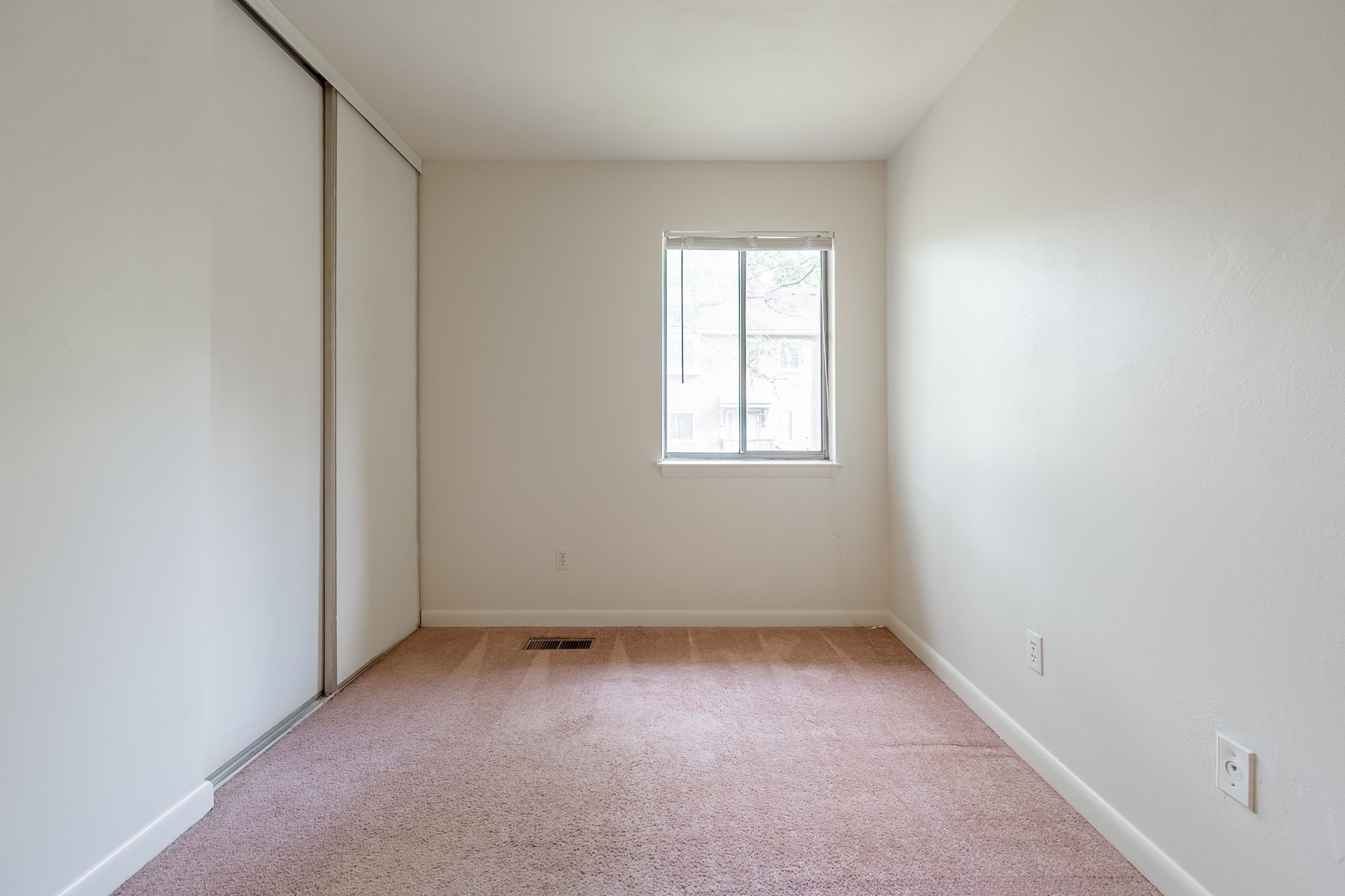 1734 Donlee Drive 114