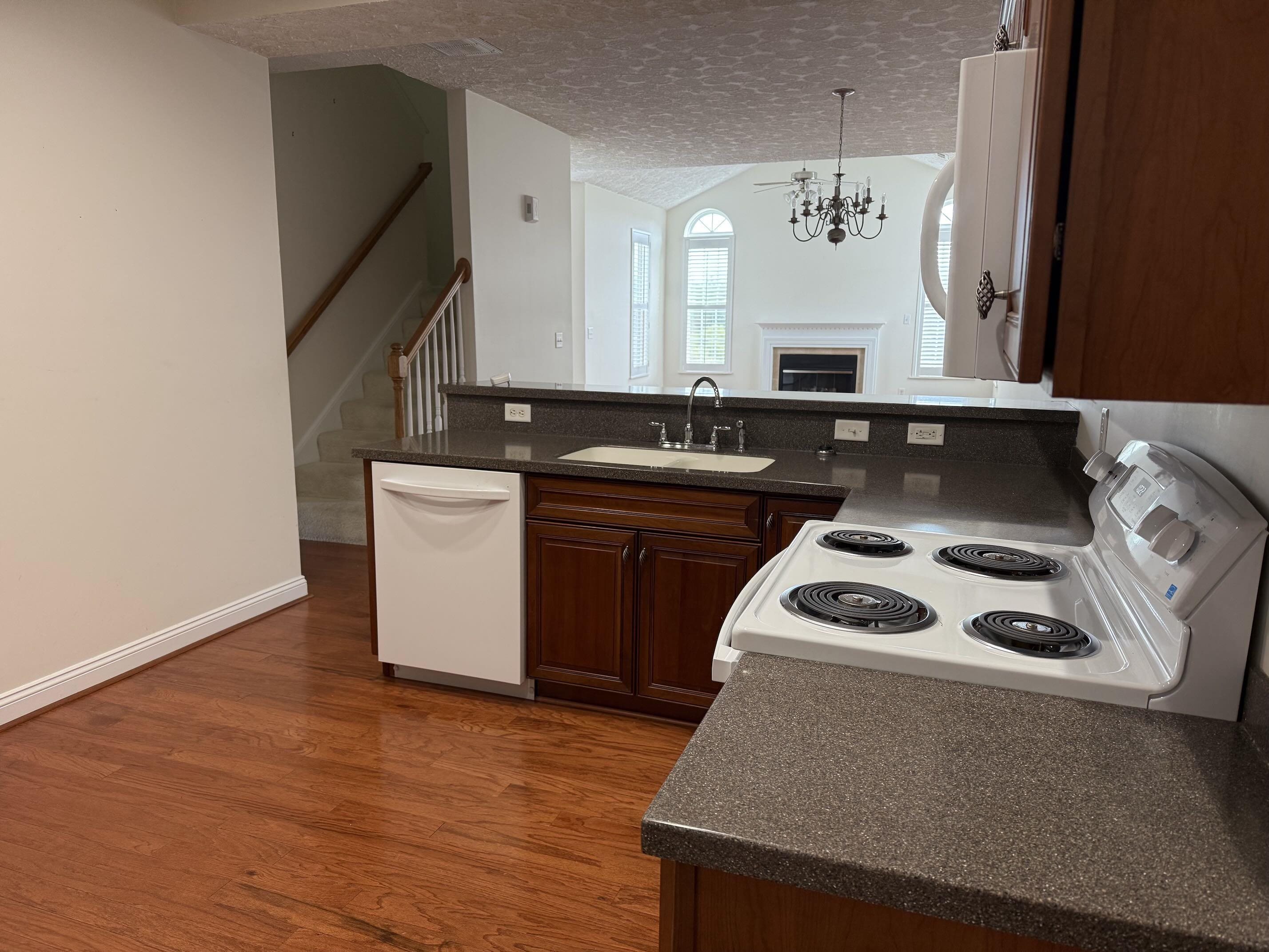 173 E PATRIOT Way 13-3