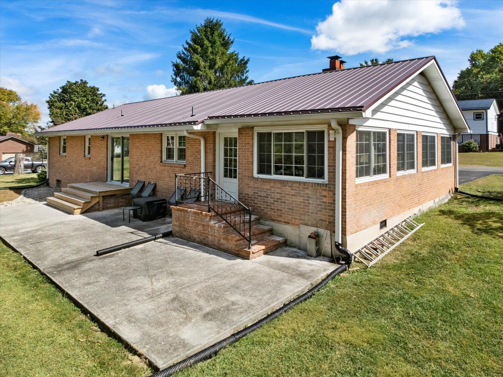 331 Roseberry St Street