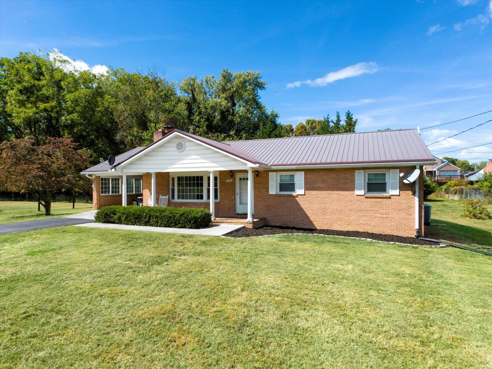 331 Roseberry St Street