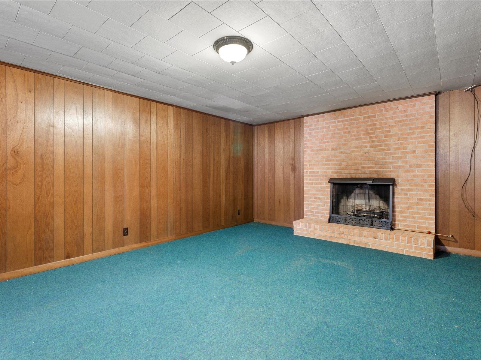 331 Roseberry St Street