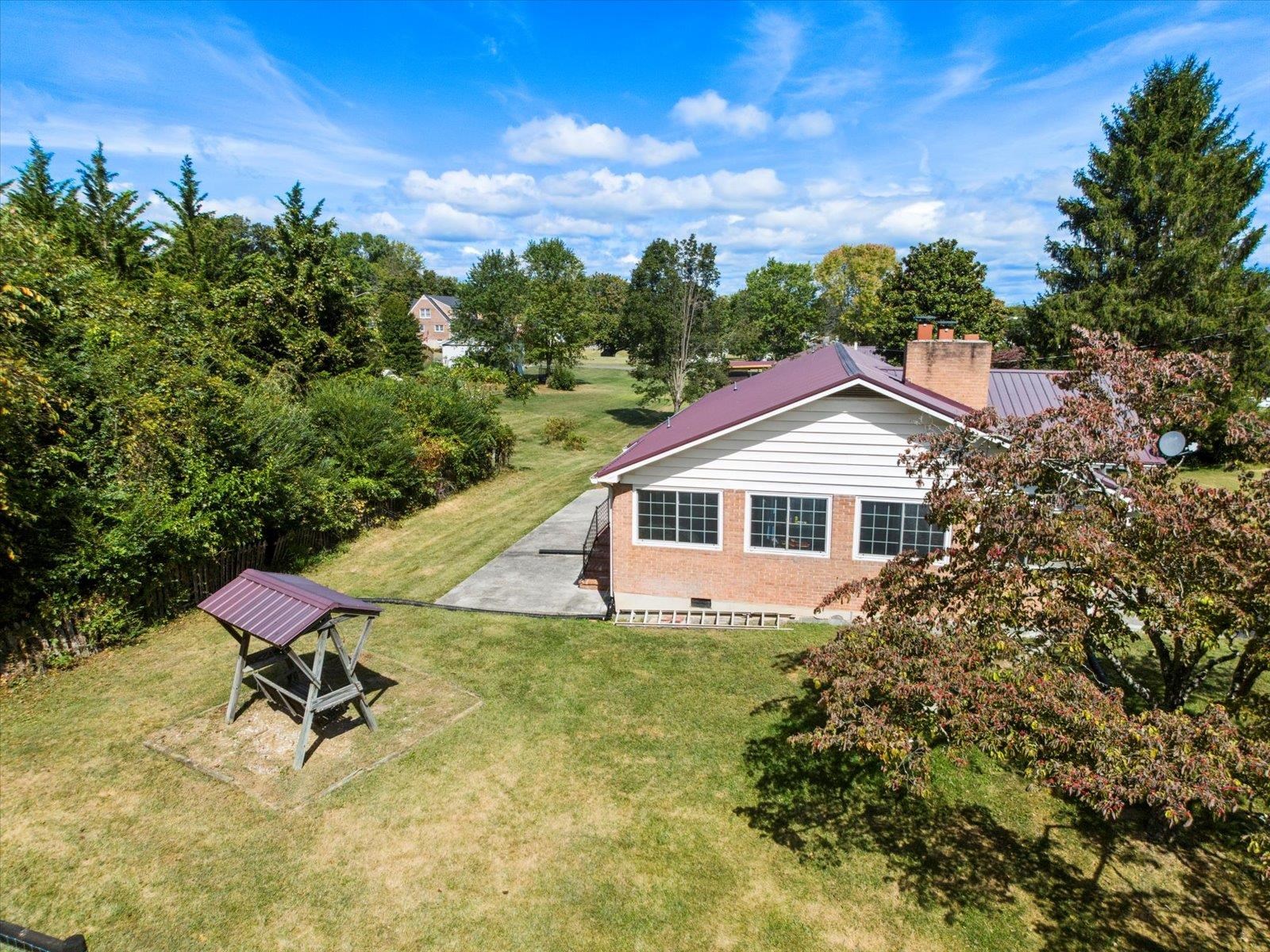 331 Roseberry St Street