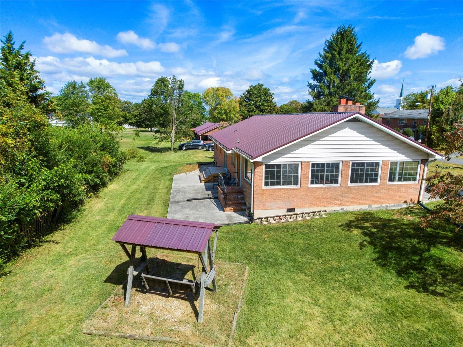 331 Roseberry St Street