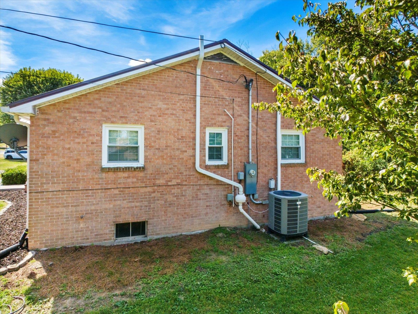 331 Roseberry St Street