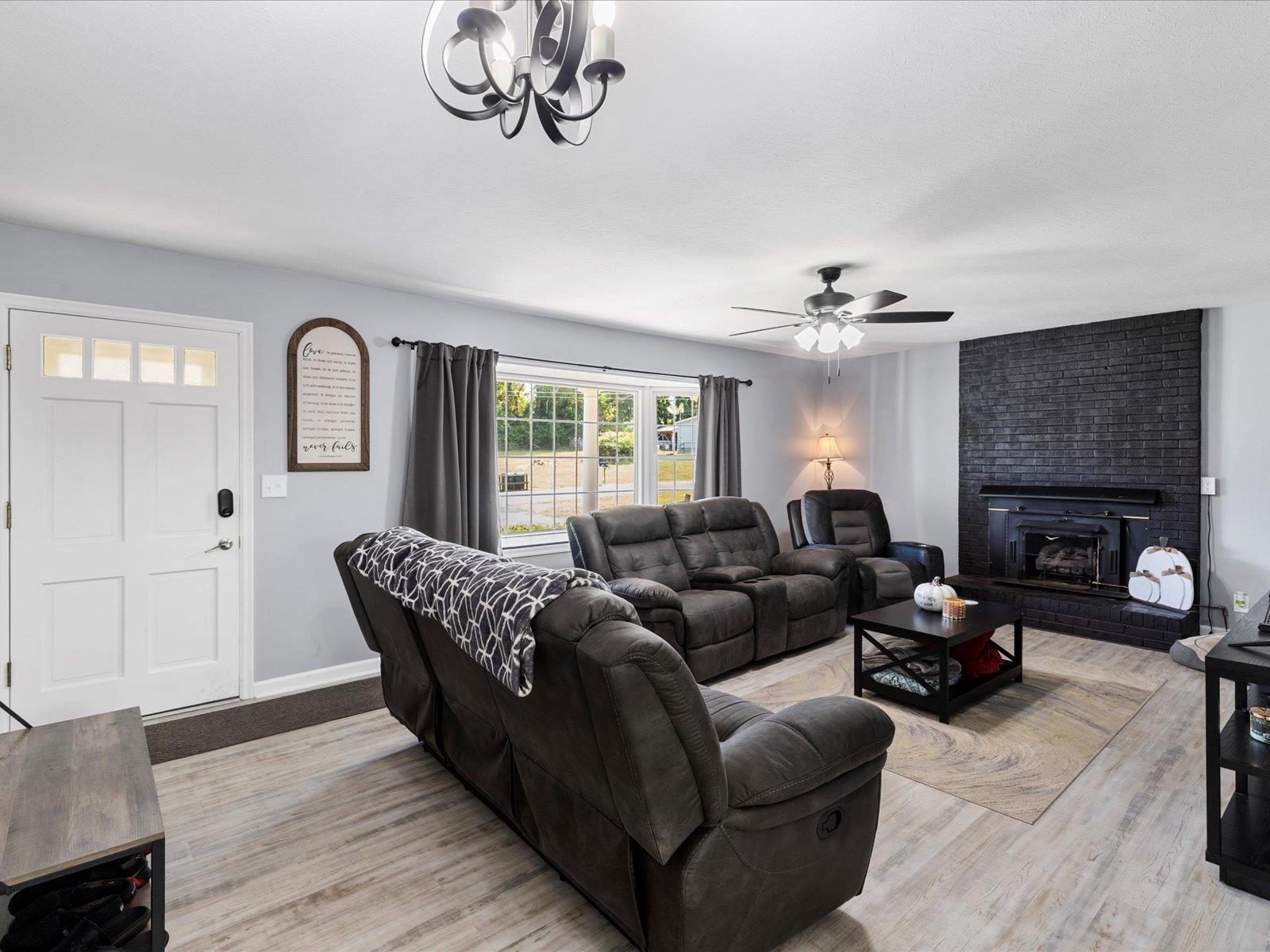 331 Roseberry St Street