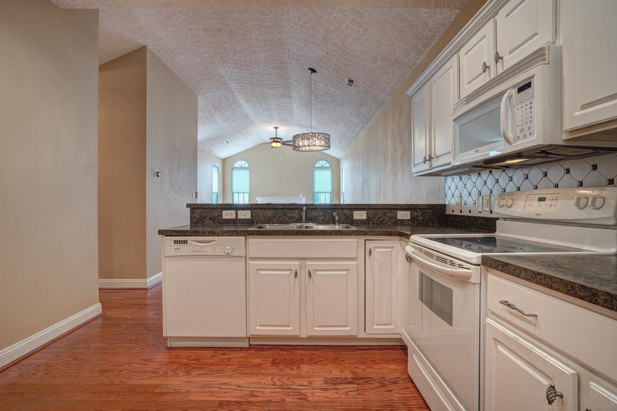 20 Patriot Way PH I Condo 2-1