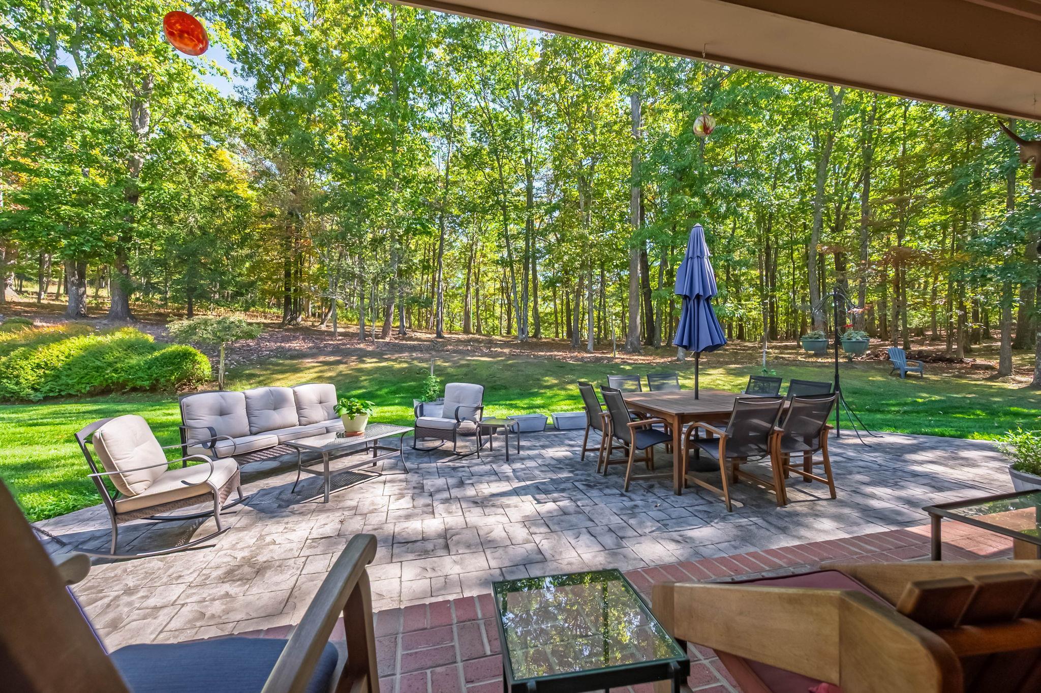 1250 Treetop Ridge Rd Road