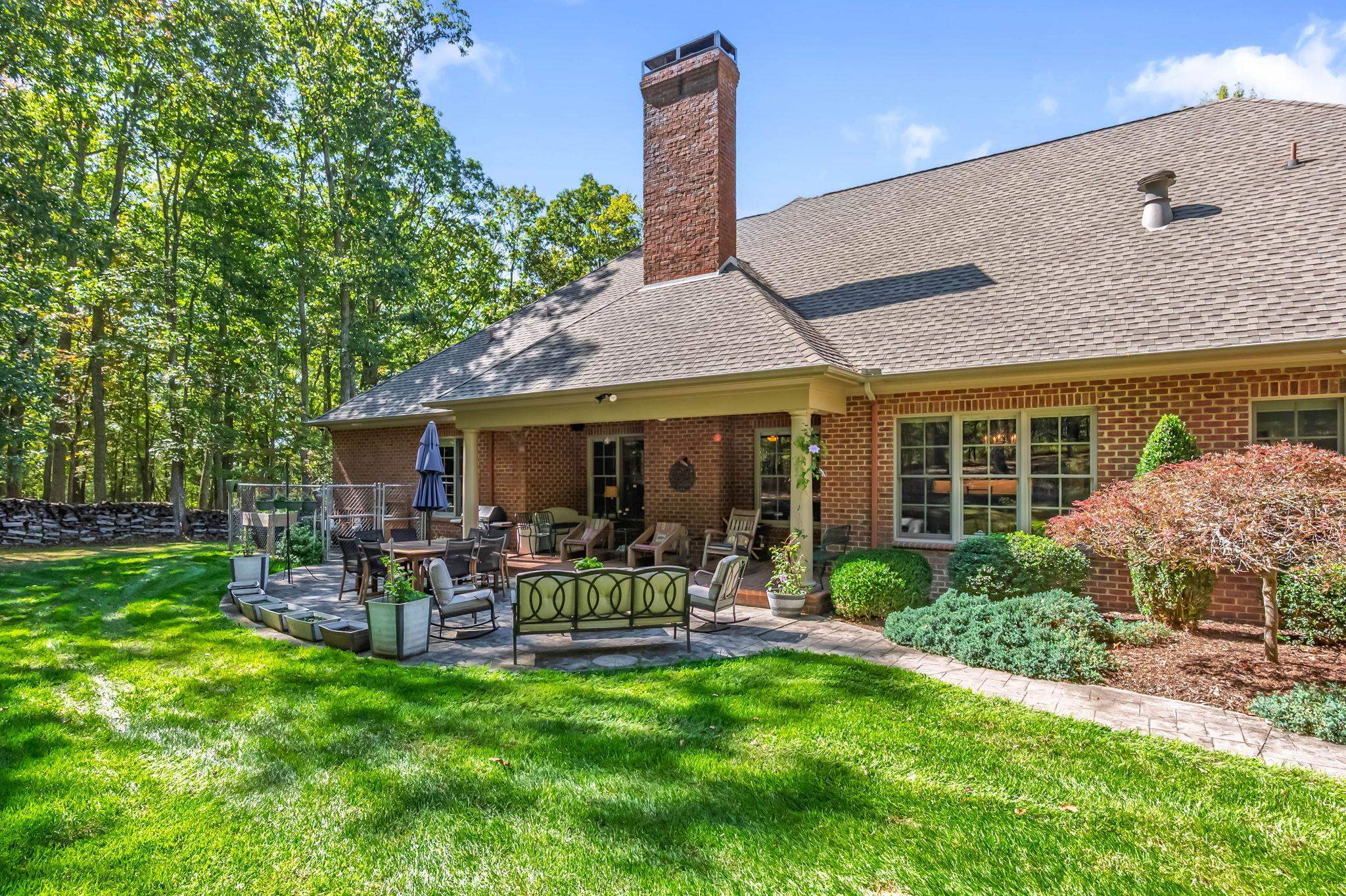 1250 Treetop Ridge Rd Road