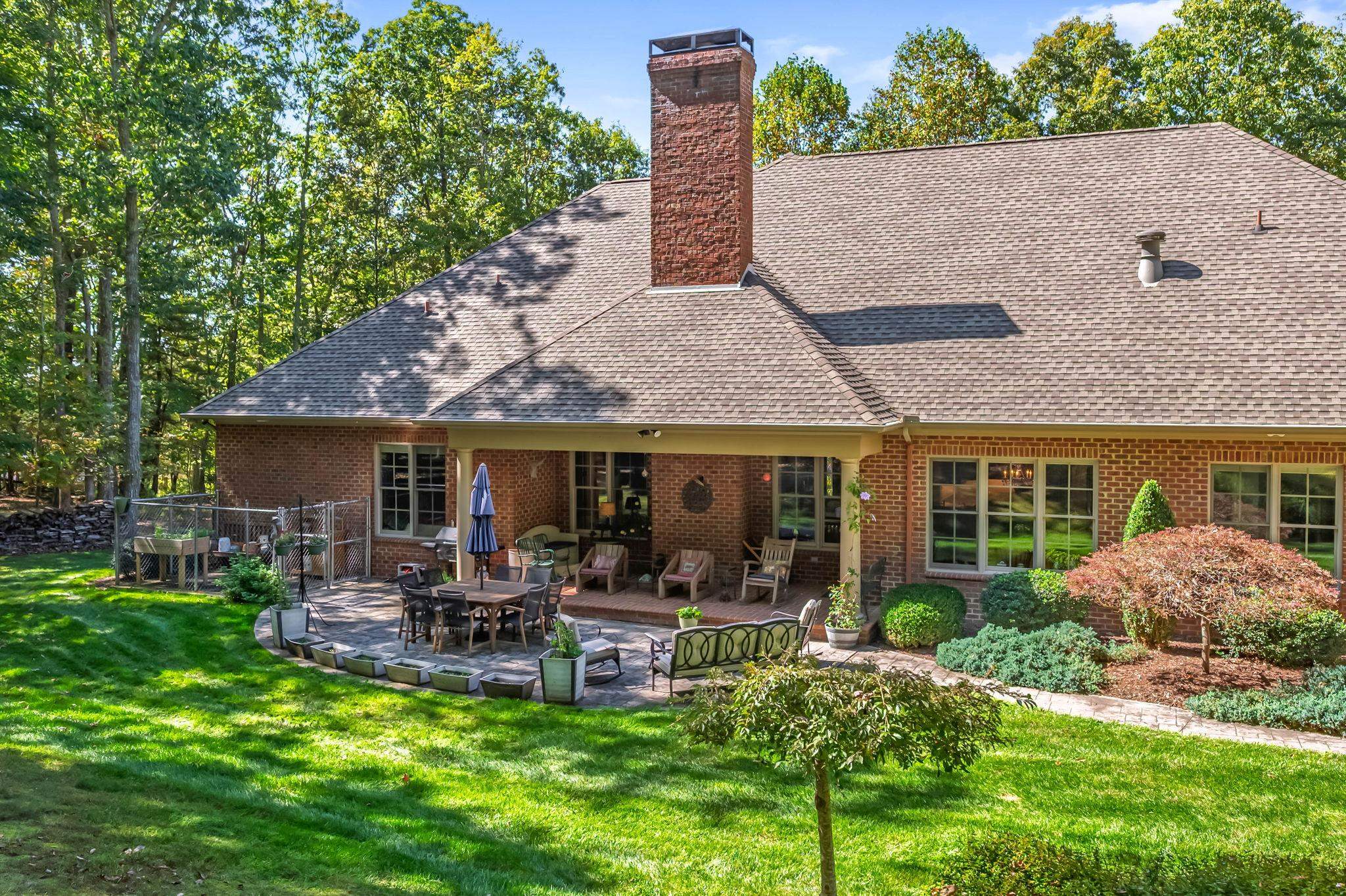 1250 Treetop Ridge Rd Road