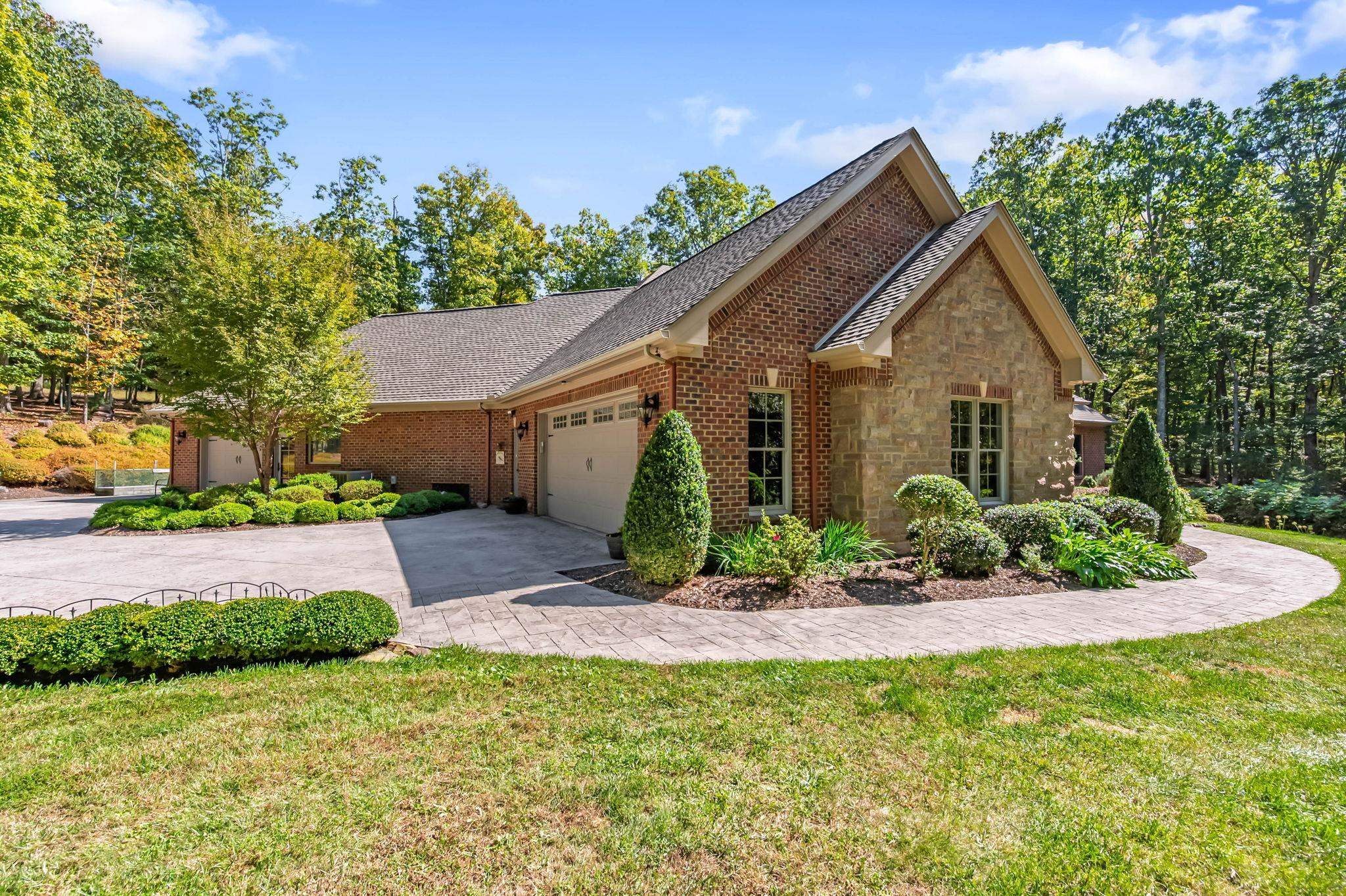 1250 Treetop Ridge Rd Road