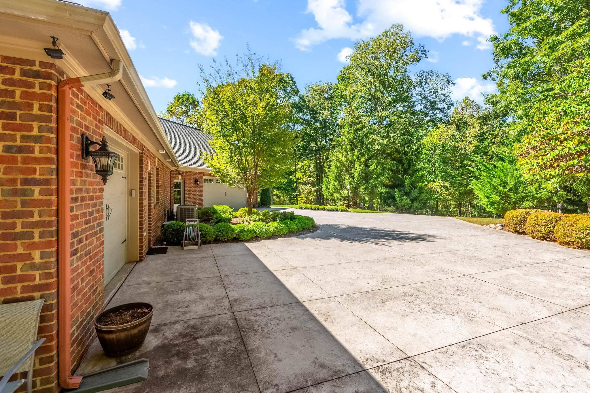 1250 Treetop Ridge Rd Road