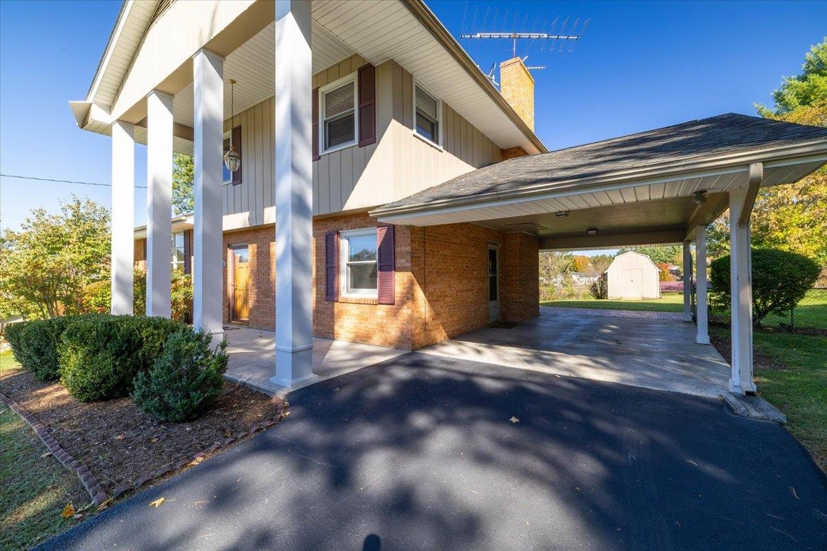 380 Walters Drive NW