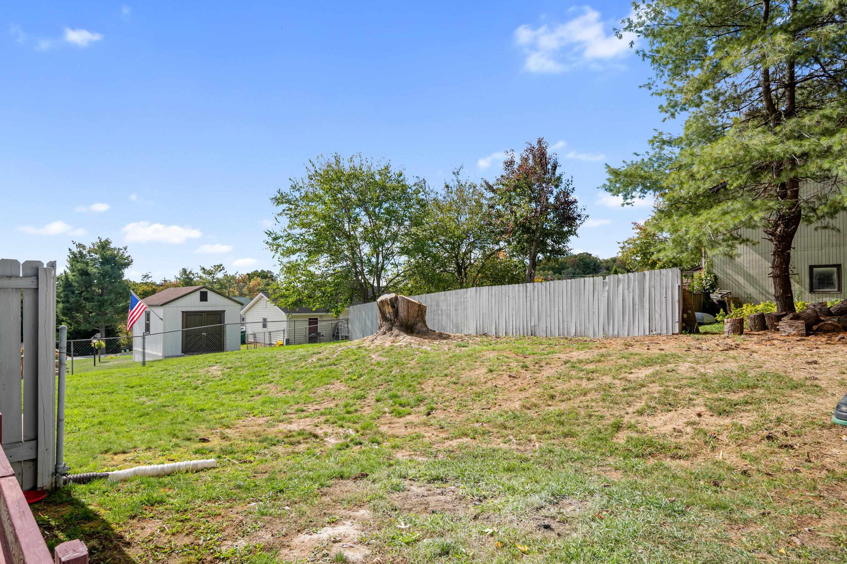 520 HEMLOCK Street