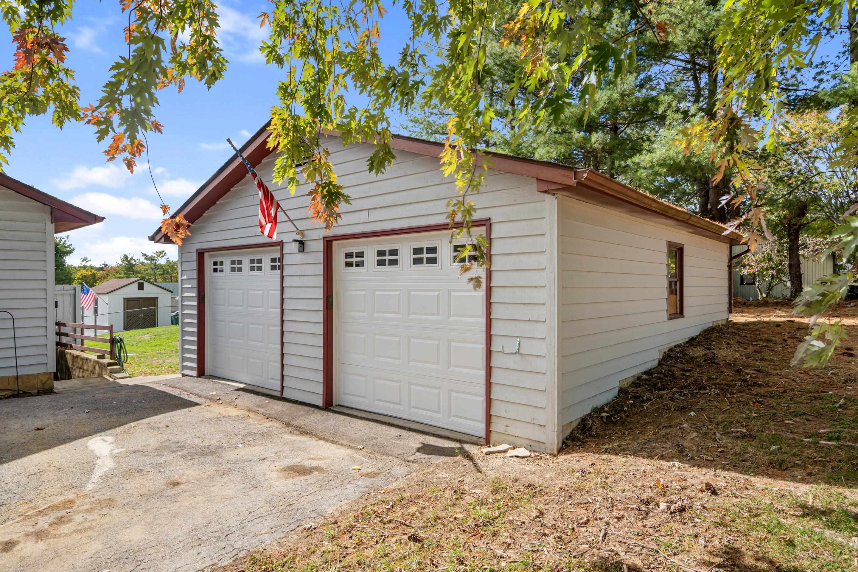 520 HEMLOCK Street