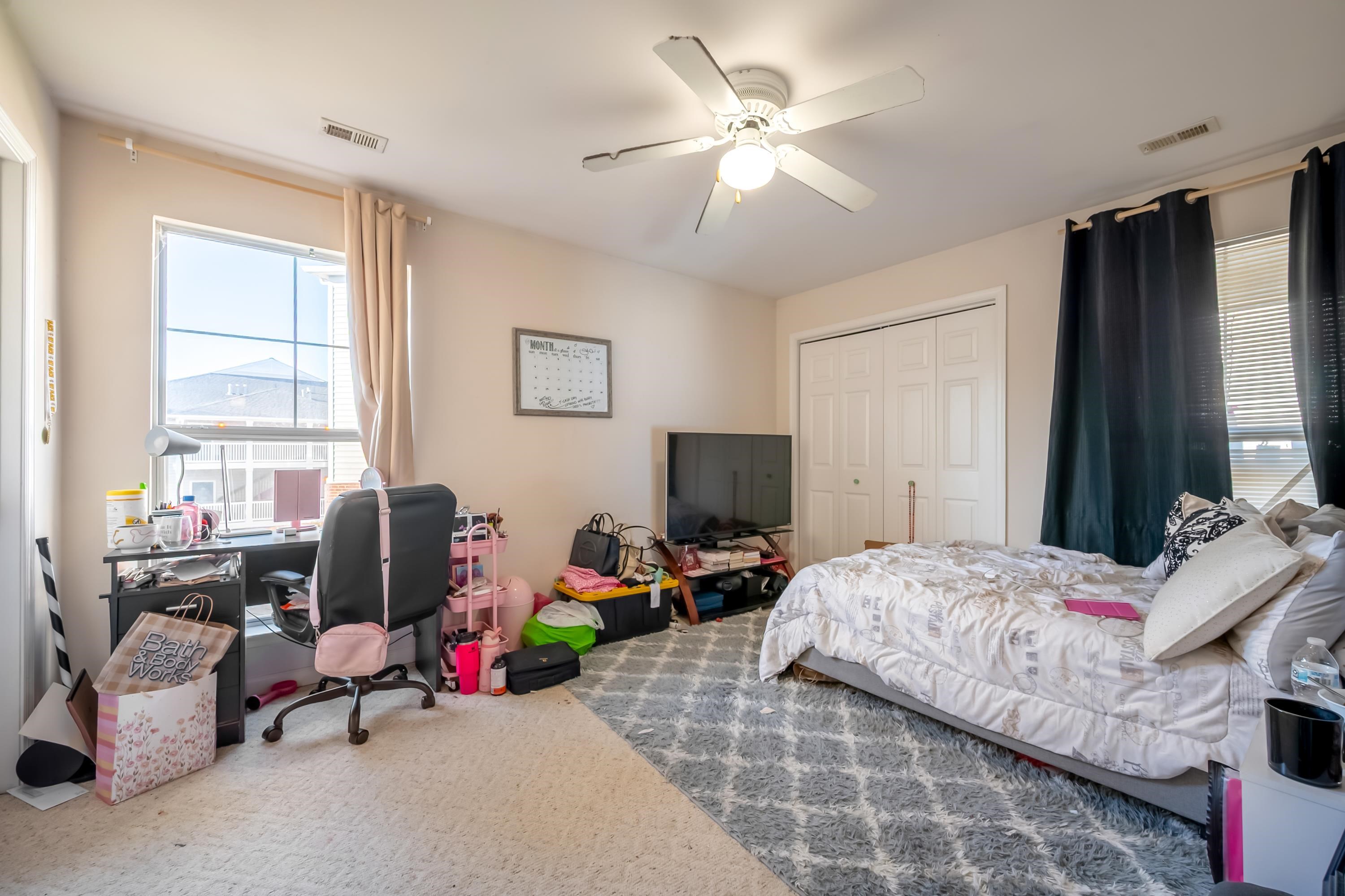 215 S KNOLLWOOD Drive 4304