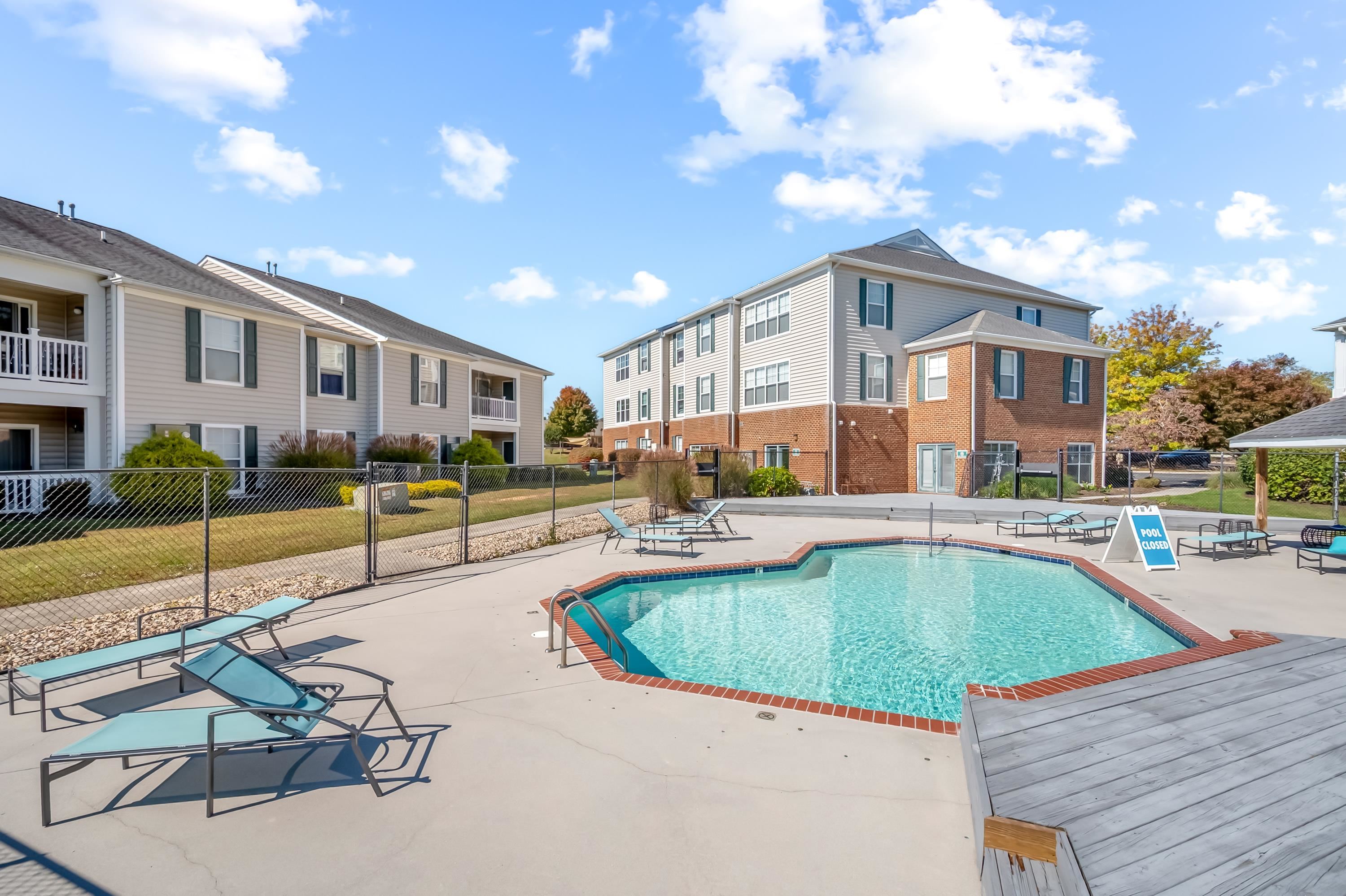 215 S KNOLLWOOD Drive 4304