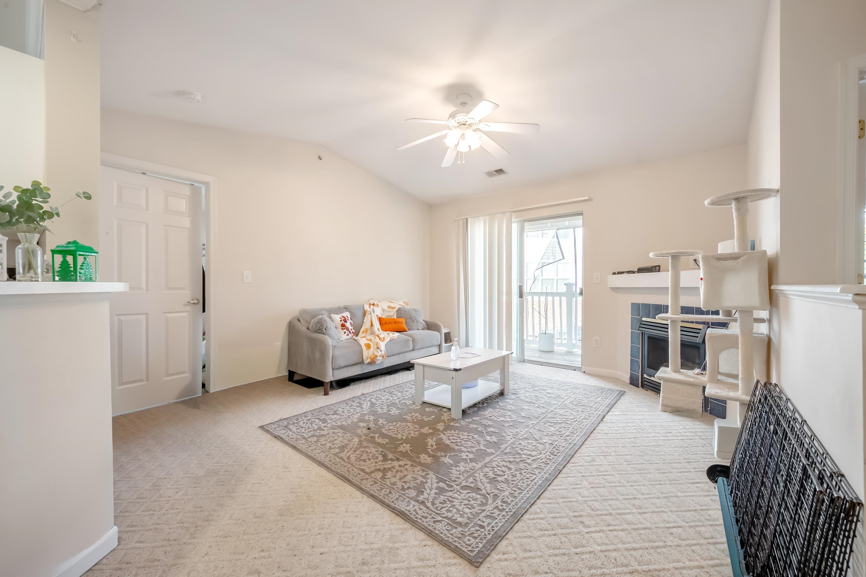 215 S KNOLLWOOD Drive 4304